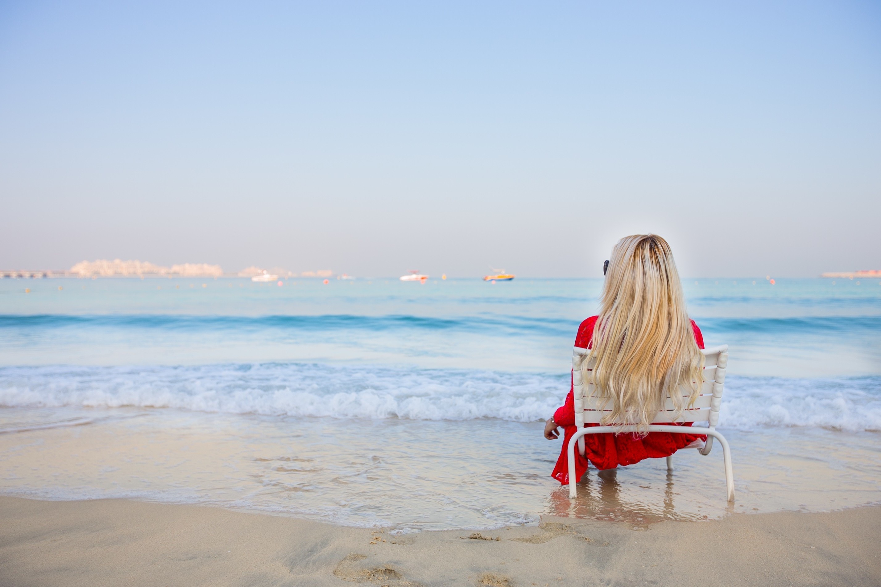 2856x1904 blonde, Women, Sitting, Beach, Sea, Chair Wallpapers HD / Desktop and  Mobile Backgrounds
