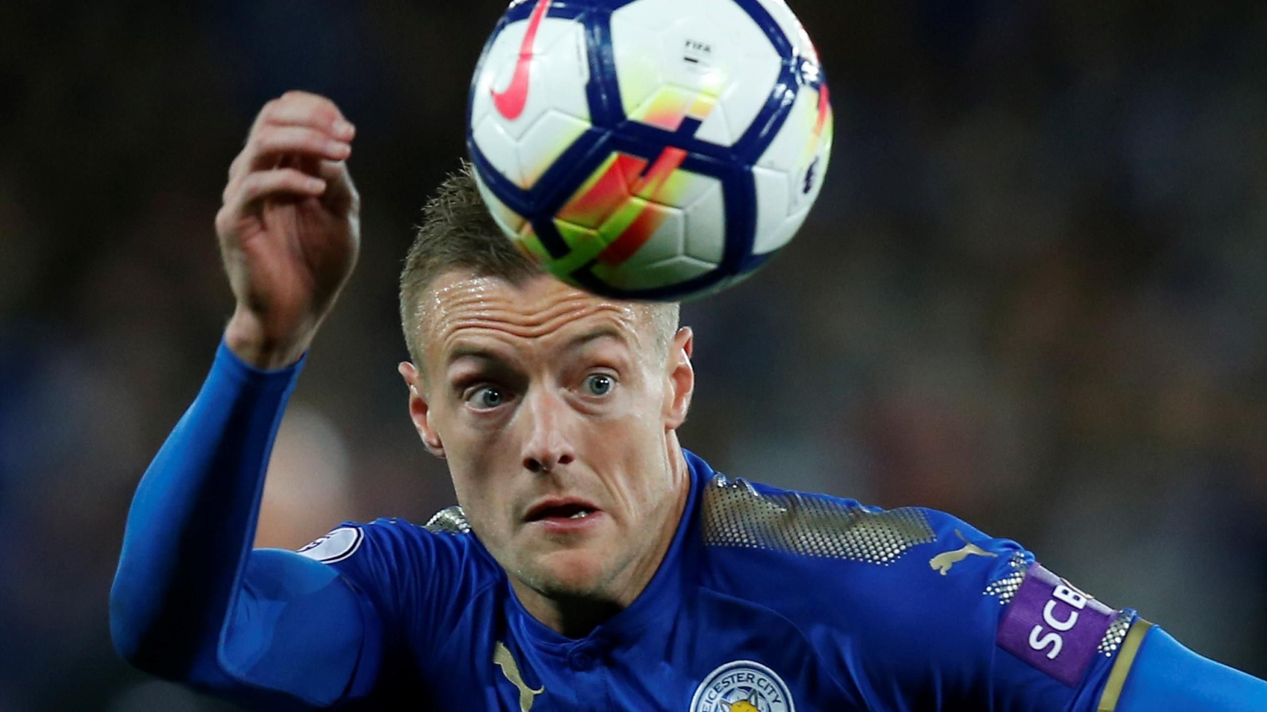 2560x1440 Jamie Vardy on brink of 50-goal landmark as Foxes boss hails 'complete  player'