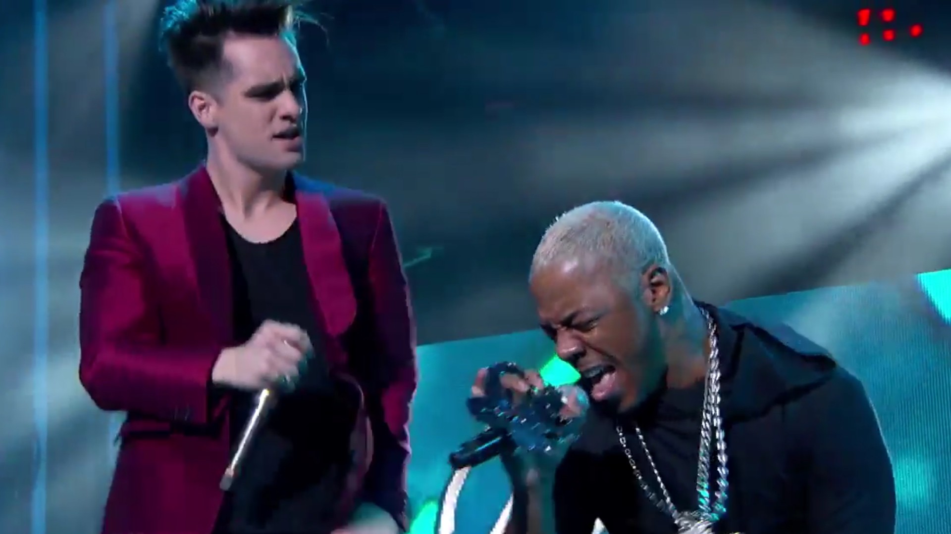 1920x1080 Watch Panic! At The Disco Confuse Fans By Performing 'Thong Song' With  SisQÃ³ - Music Feeds