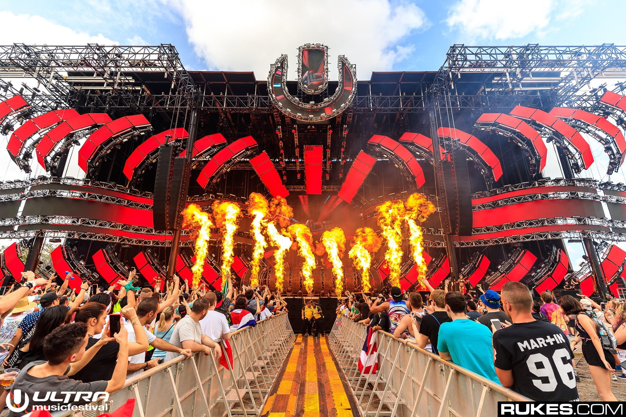 2048x1365 Ultra Music Festival, Rukes, stages, lights, photography, fire