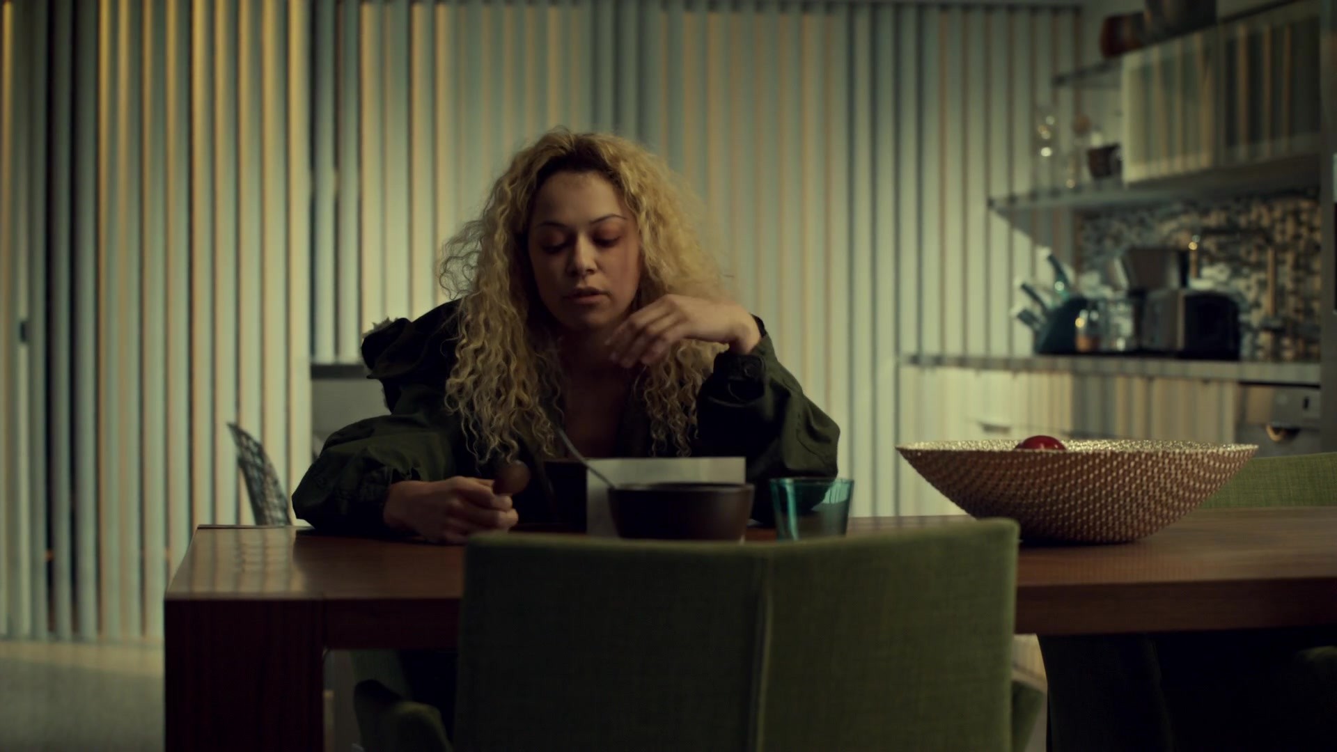 1920x1080 Episode 7 - Orphan Black S01E07 Parts Developed In An Unusual Manner 1080p  WEB-DL AAC 2 0 H 264-ECI 1531 - Orphan Black high quality screencaps gallery