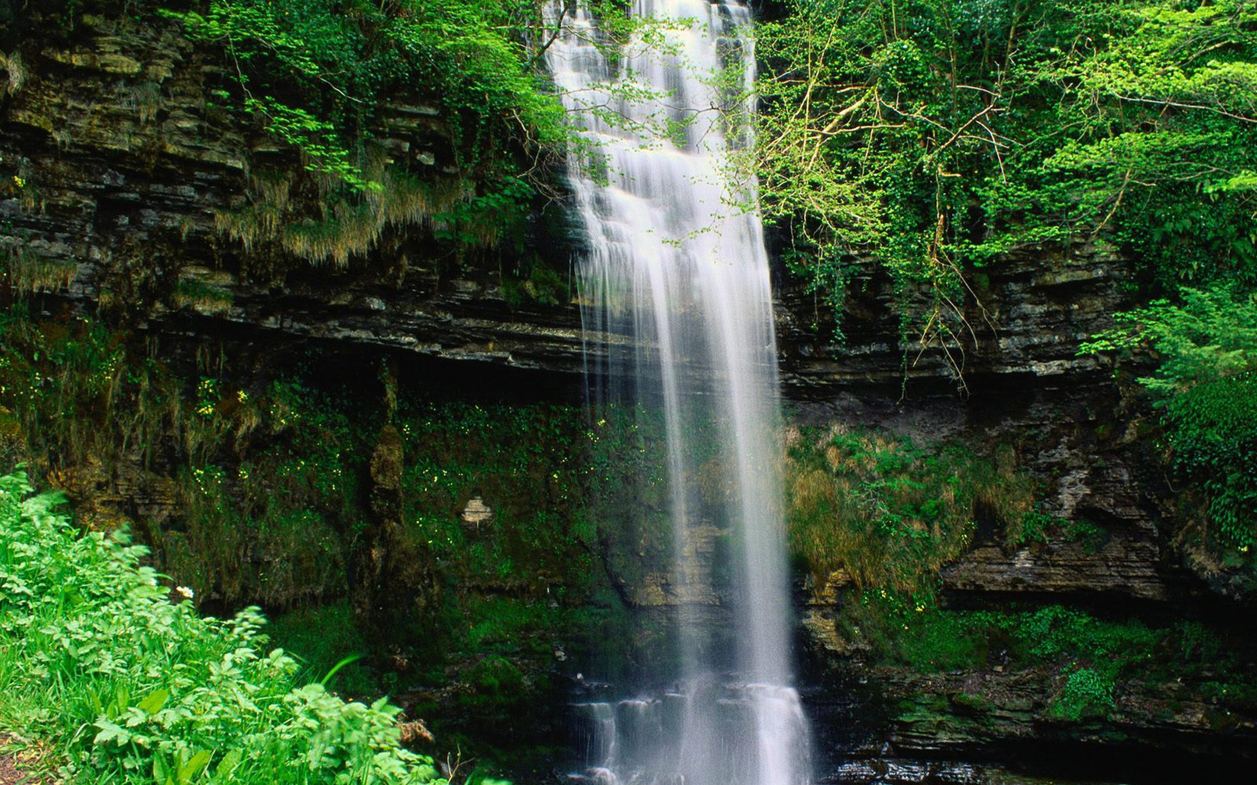 2560x1600 Glencar Waterfall County Leitrim Connaught in Ireland