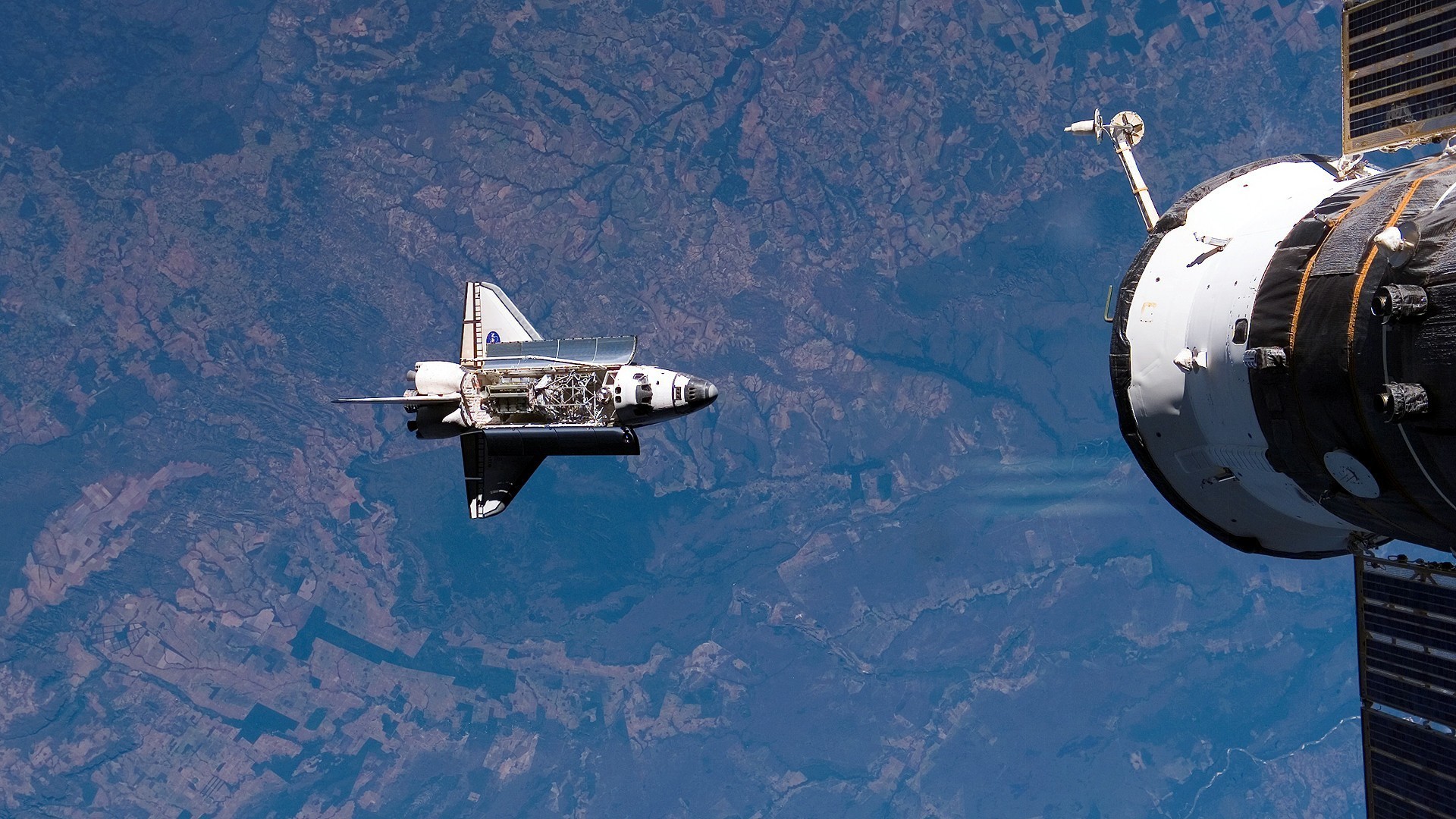 1920x1080 NASA Shuttle is to dock with the ISS
