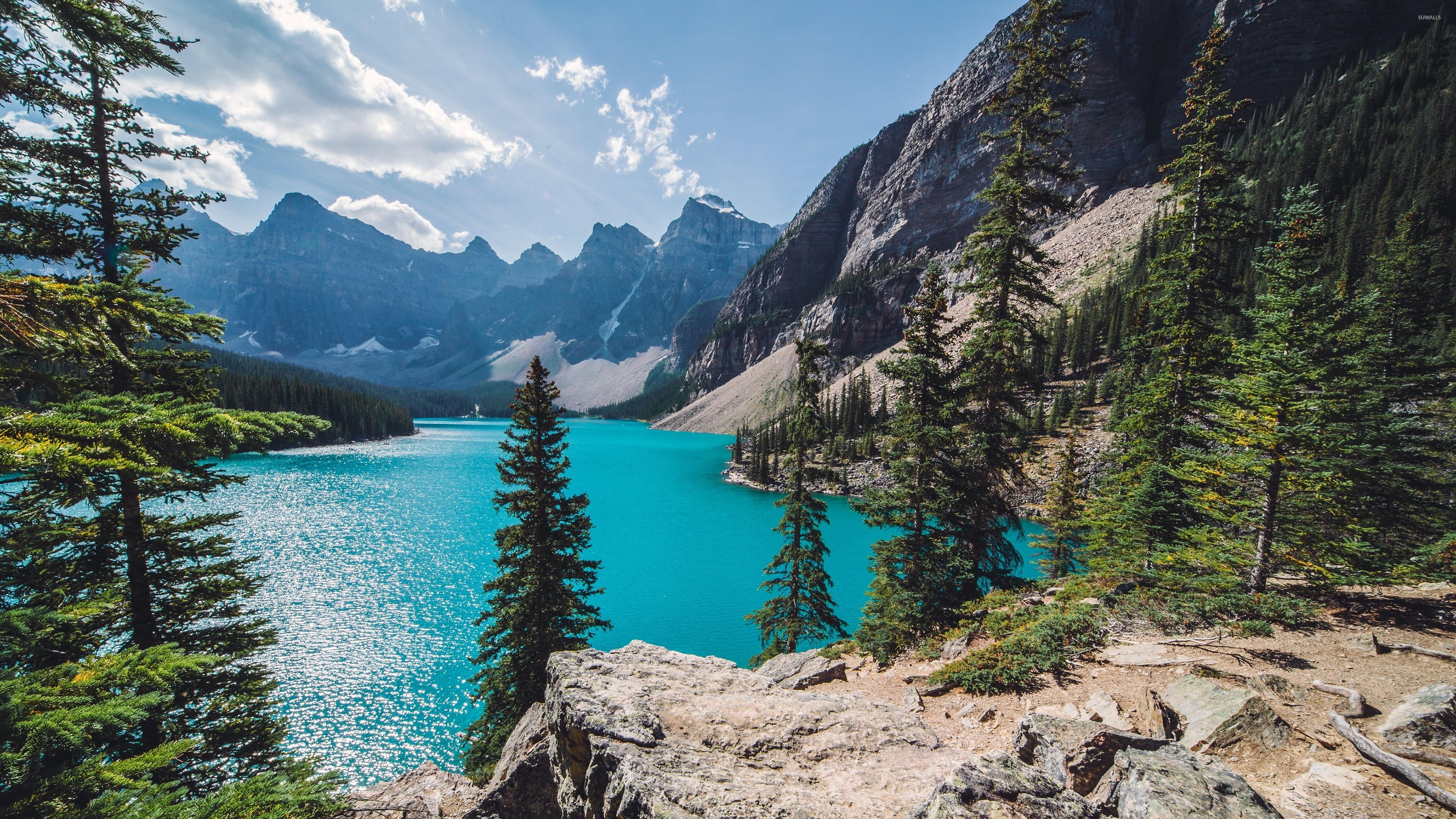 3840x2160 Moraine Lake on a sunny day wallpaper