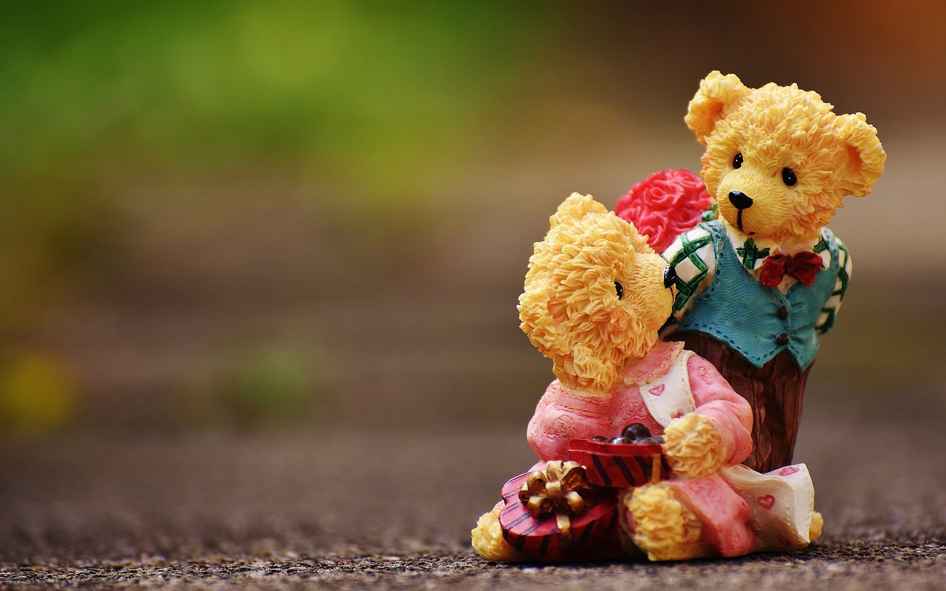 1920x1200 teddy-bears-on-the-road-street-wallpapers
