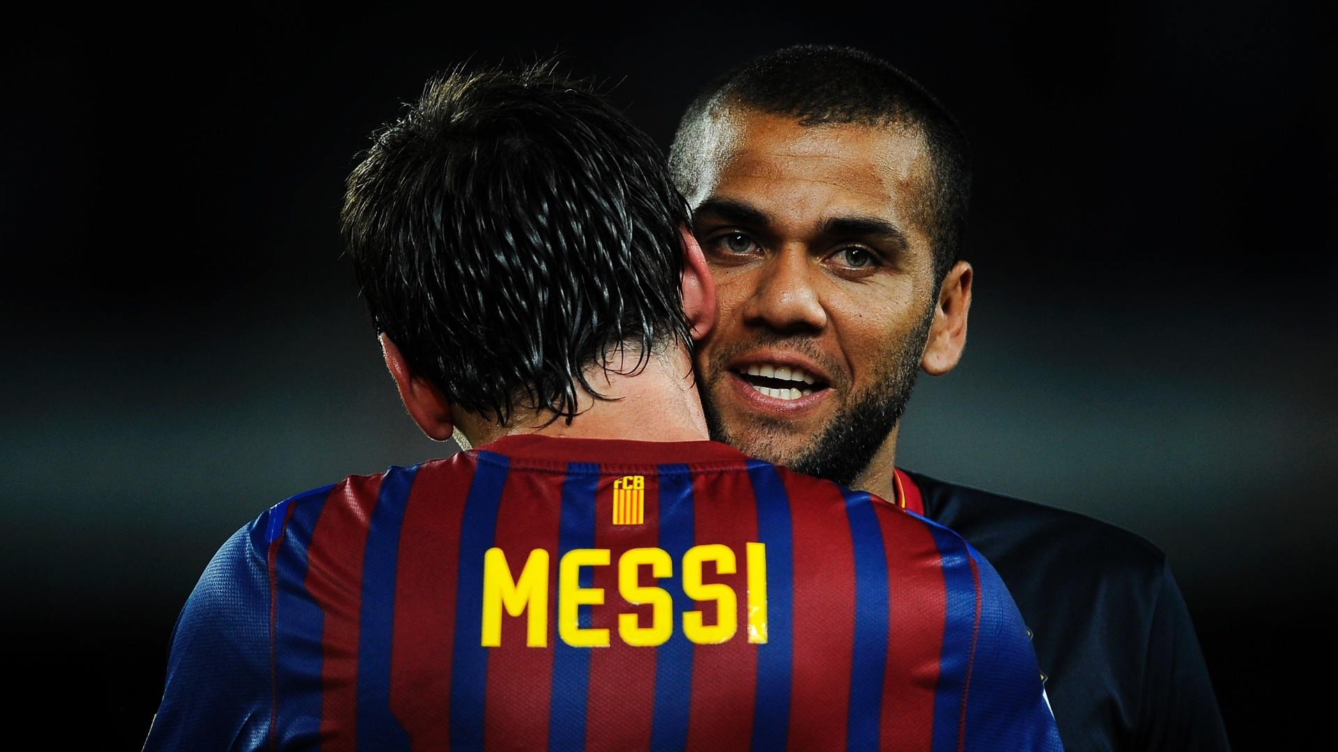 1920x1080 Barcelona Player Messi And Daniel Alves Hug Wallpaper