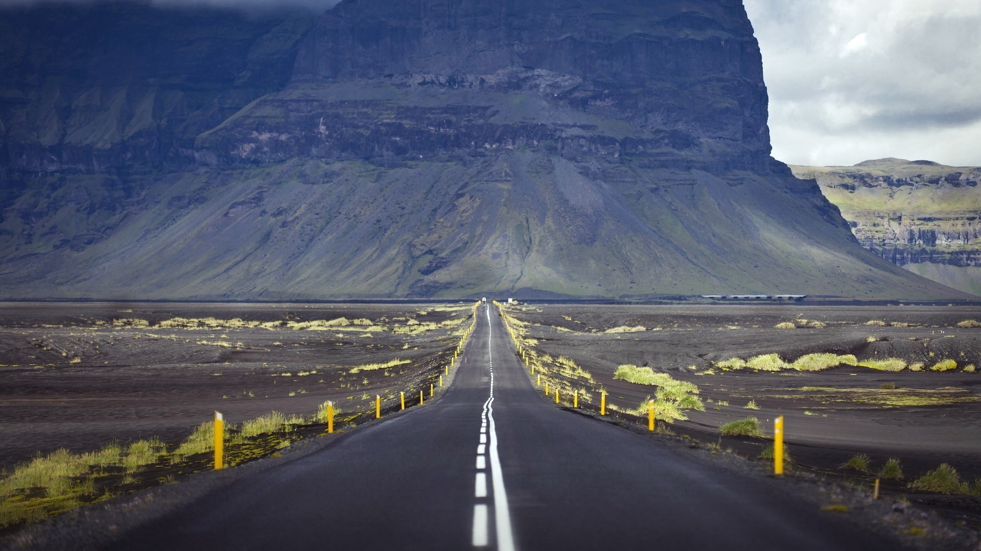 1920x1080 road, Alone, Mountains, Photography, Landscape, Yellow, Iceland Wallpapers  HD / Desktop and Mobile Backgrounds