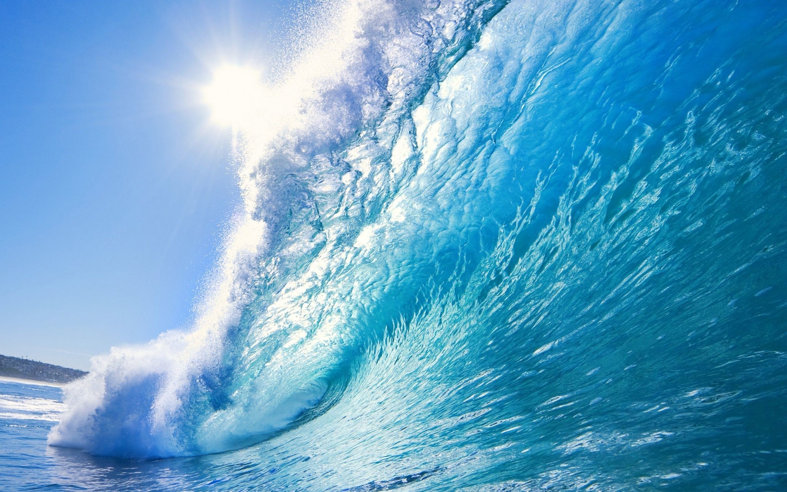 2560x1600 Stunning Ocean Waves Wallpaper