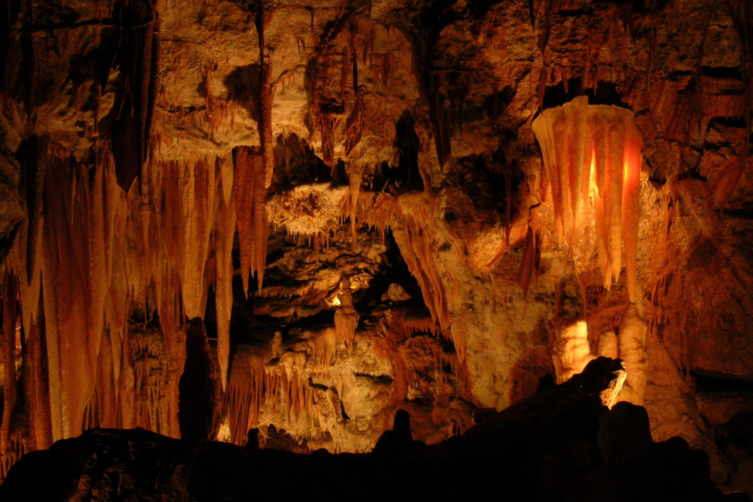 2592x1728 Earth - Jenolan Caves Cave Wallpaper