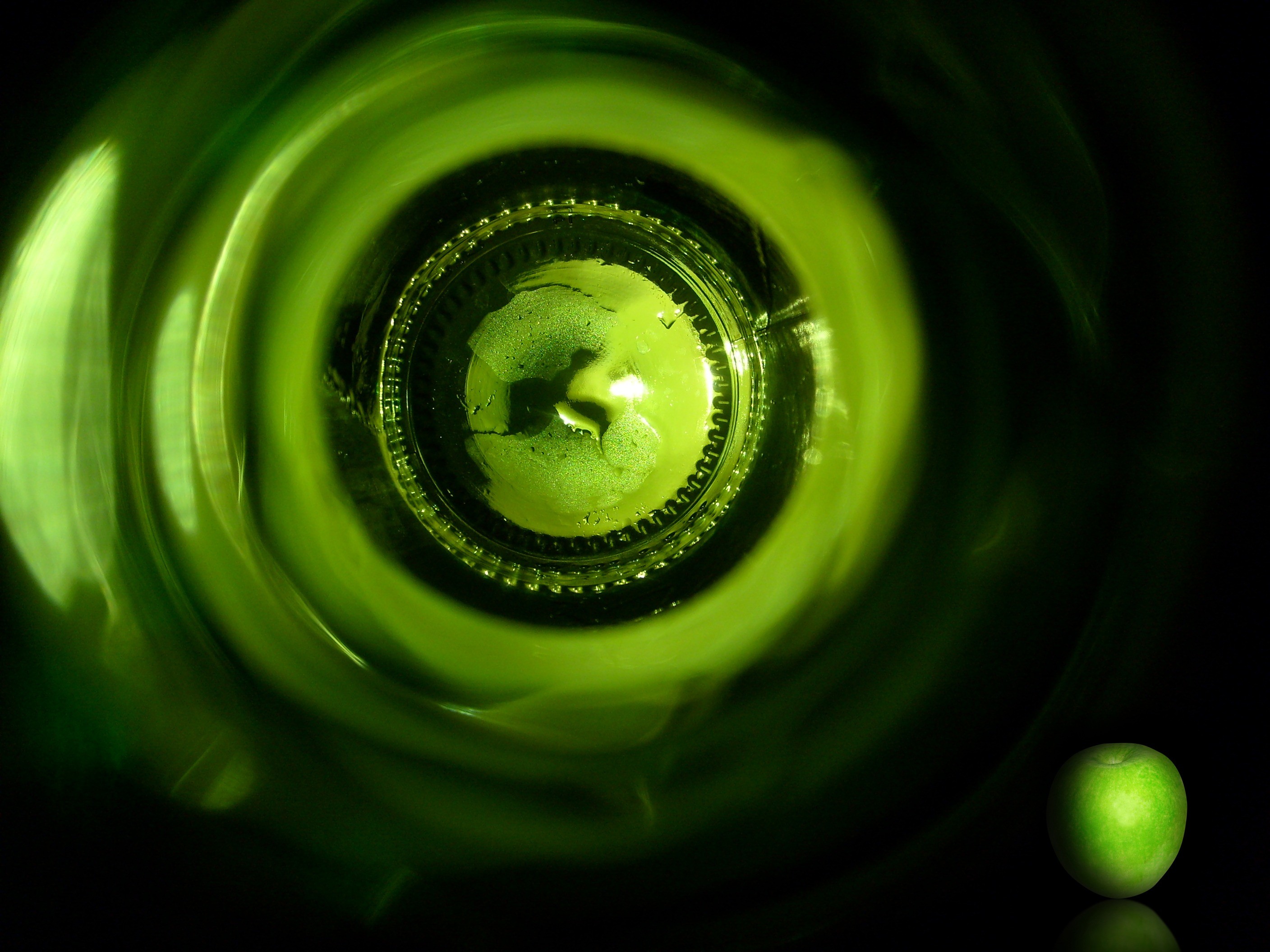 2816x2112 Free Images : grass, light, leaf, tube, flower, glass, green, color, clean,  drink, darkness, bottle, empty, yellow, beer, alcohol, circle, close up,  eye, ...