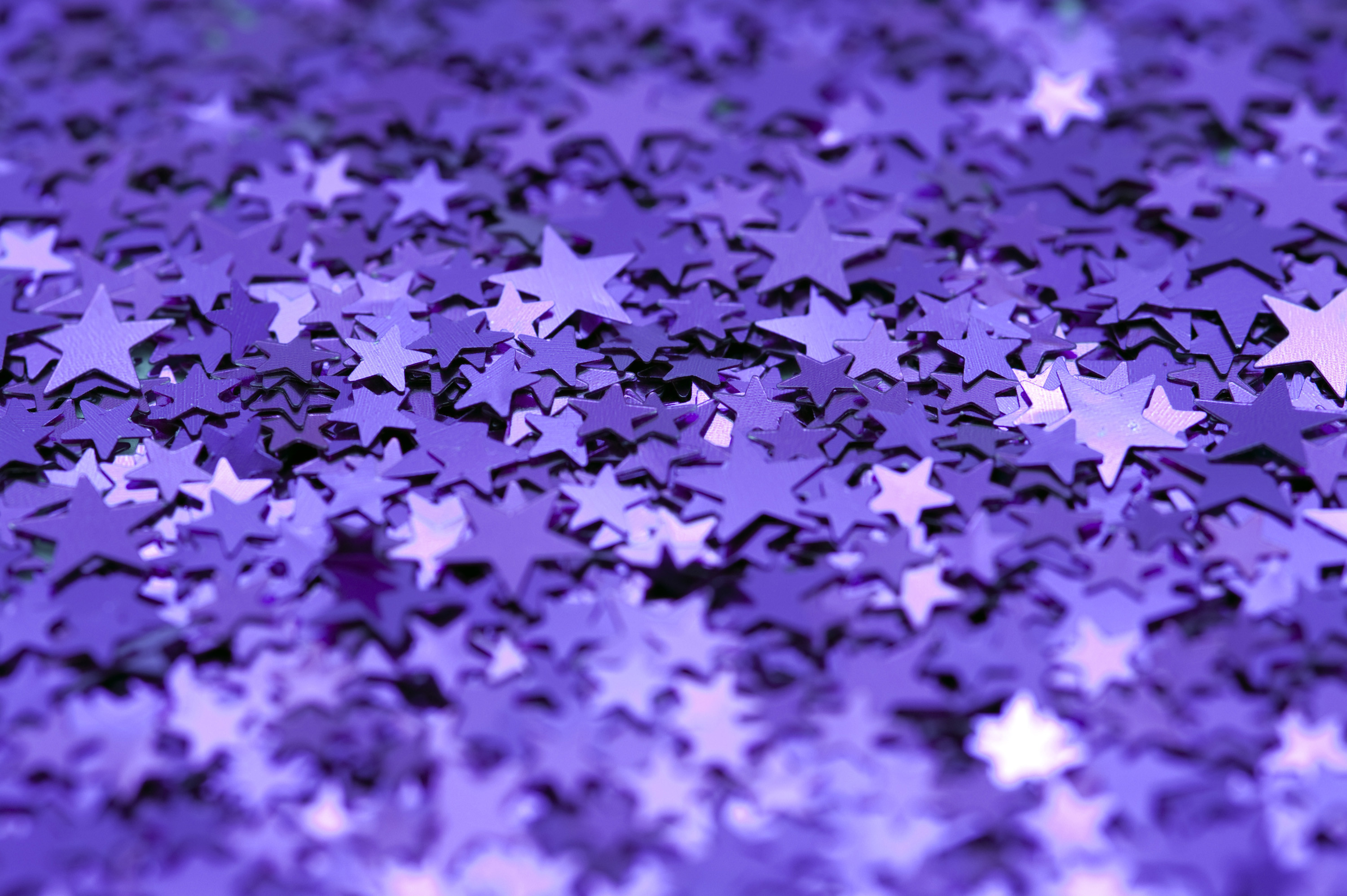 3000x1996 Download Original image of purple glitter backdrop [1116kB]
