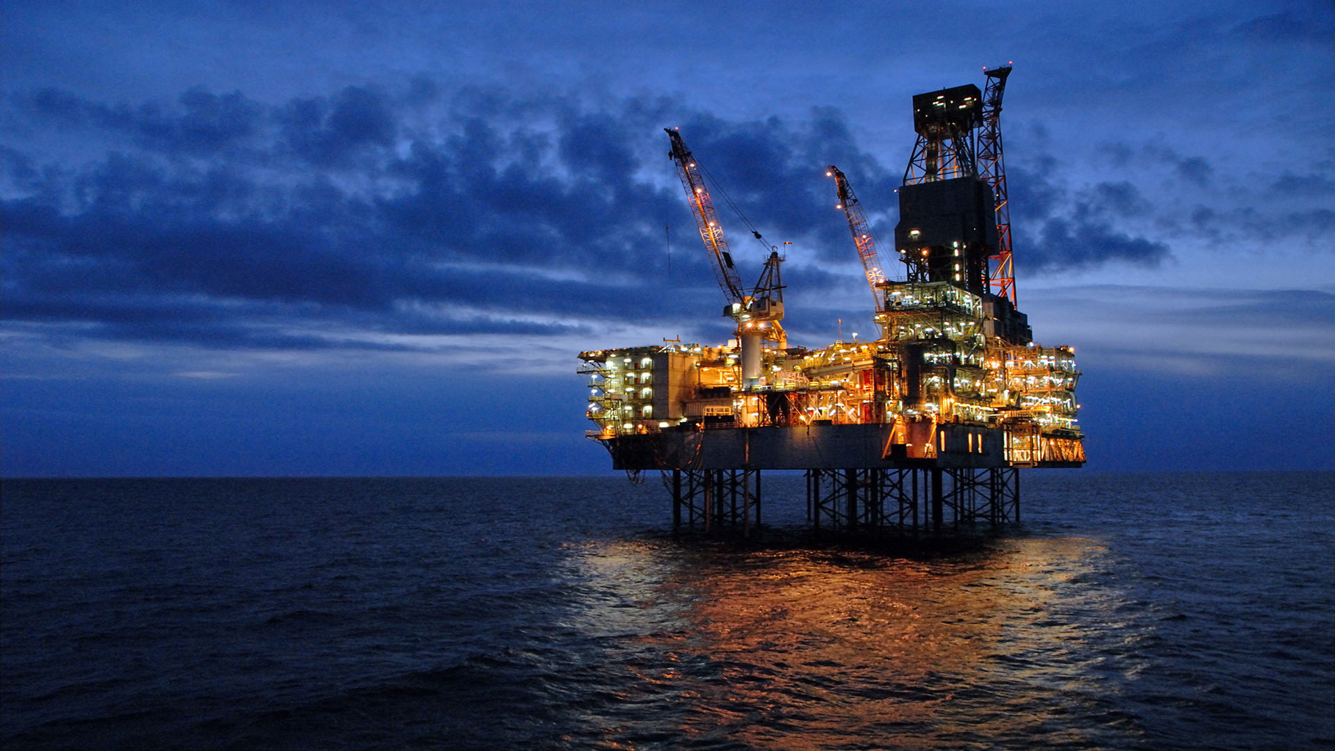 Offshore Oil Rig Wallpaper 4K