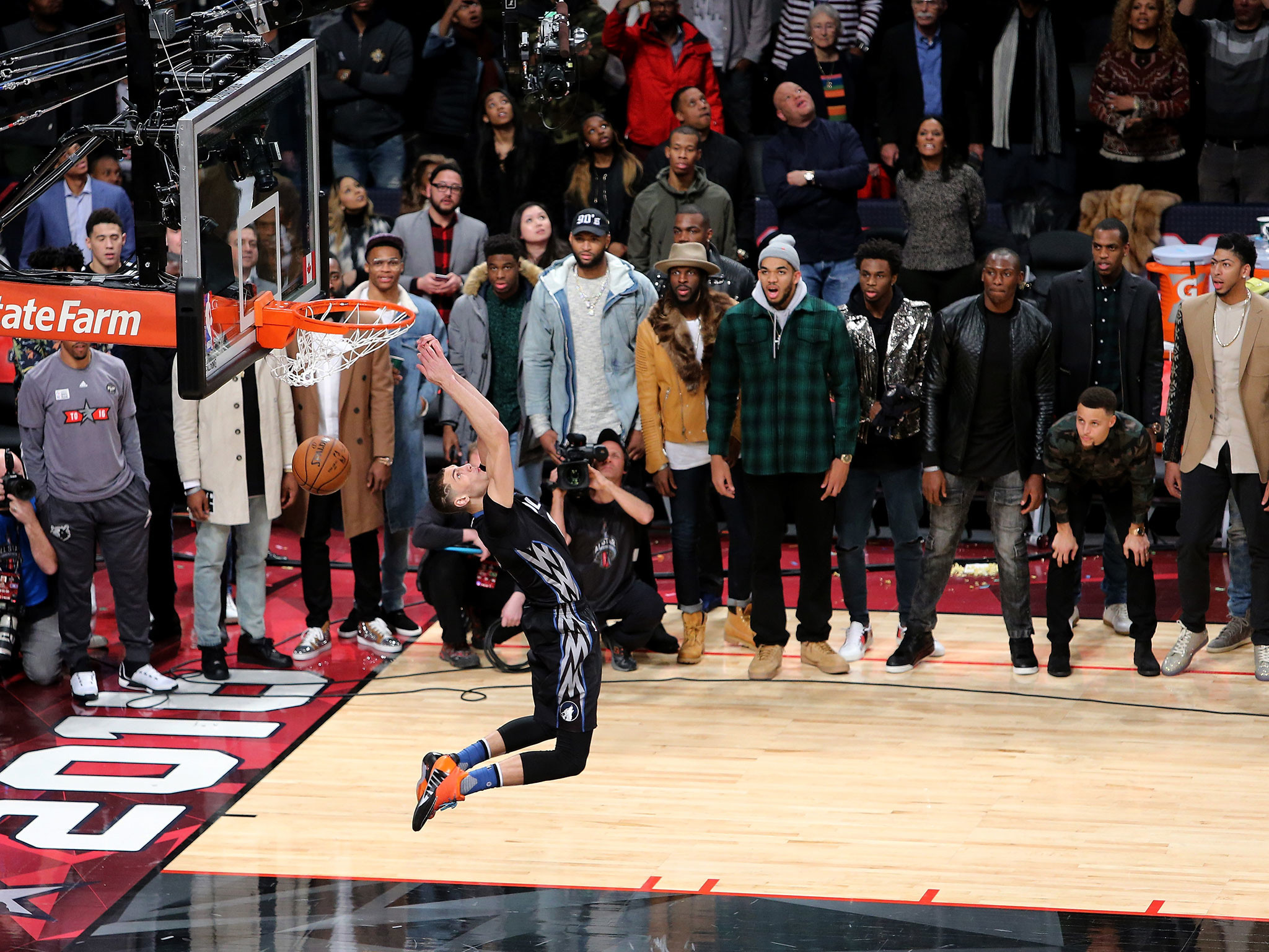 2048x1536 Slam Dunk contest 2016: Zach LaVine beats Aaron Gordon to retain title  after historic duel in Toronto | The Independent