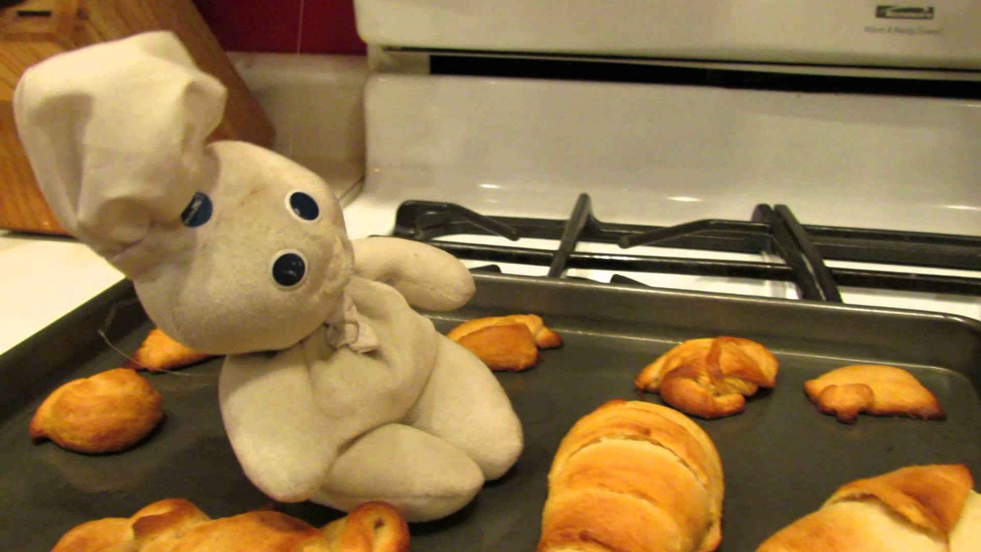1920x1080 Pillsbury Doughboy Loves Baking Cresent Rolls! NOM NOM NOM!