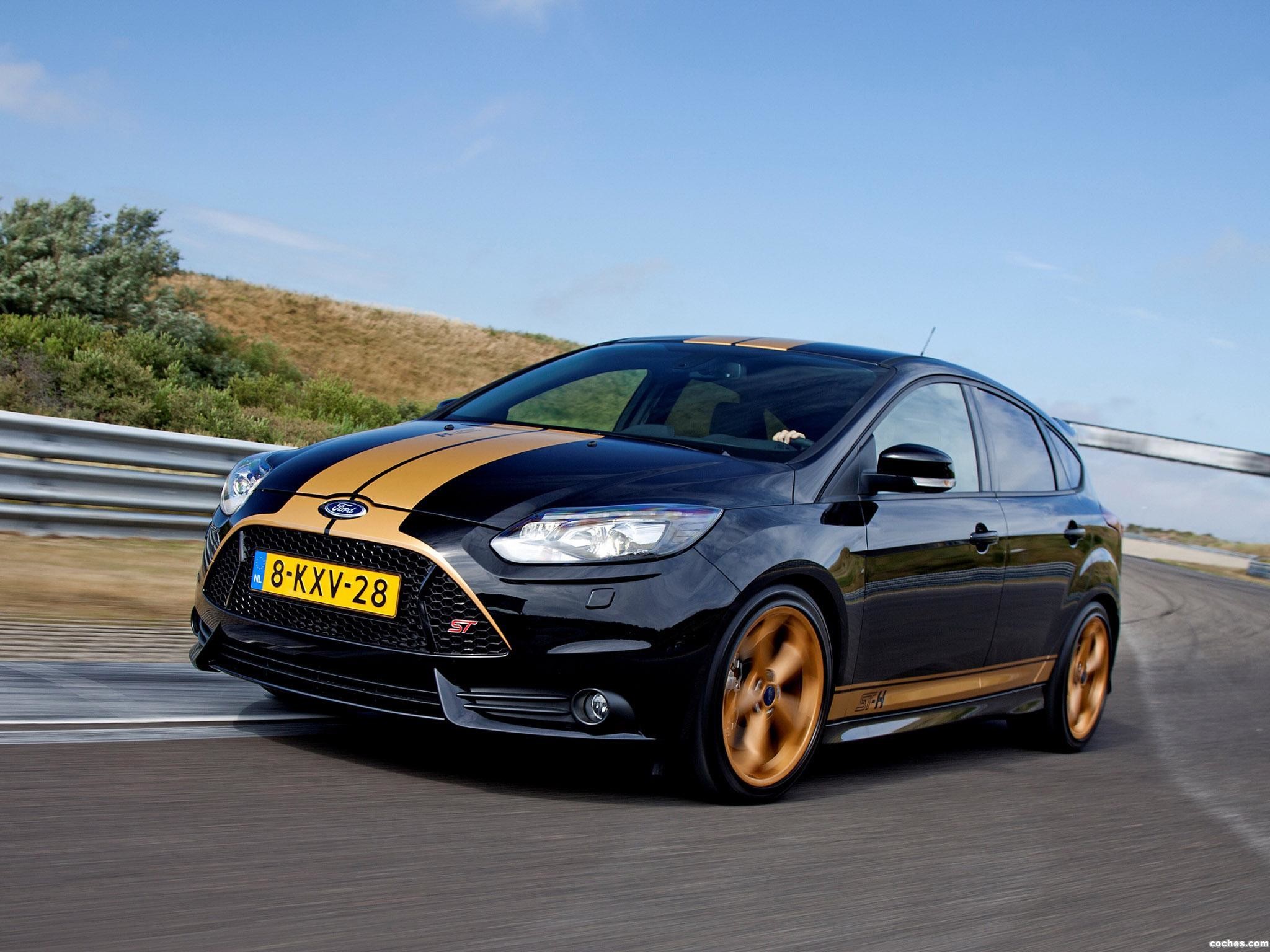 2048x1536 2013 Ford Focus St