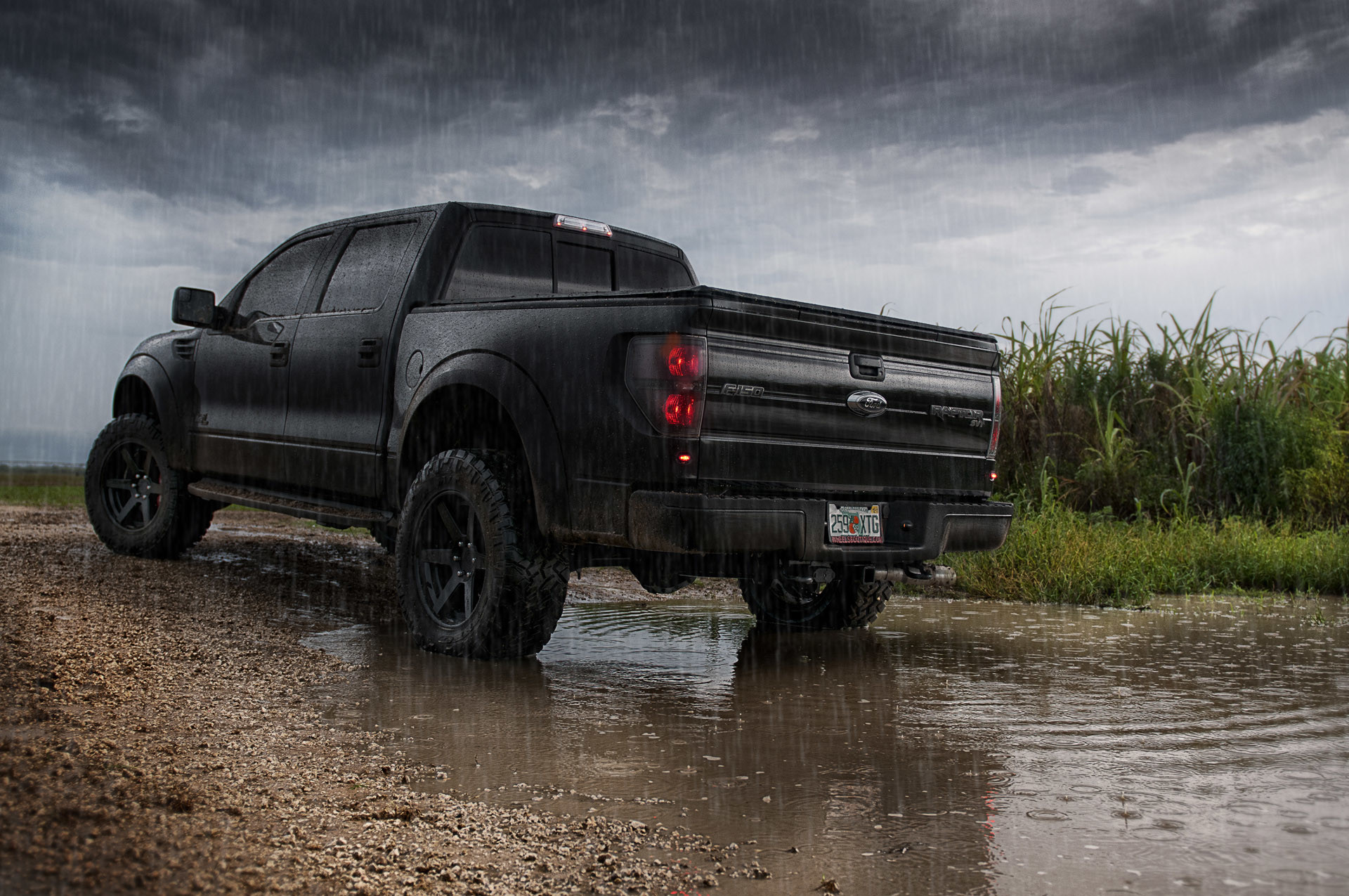 1920x1275 2017 Ford F150 Raptor Blacked Out Wallpaper