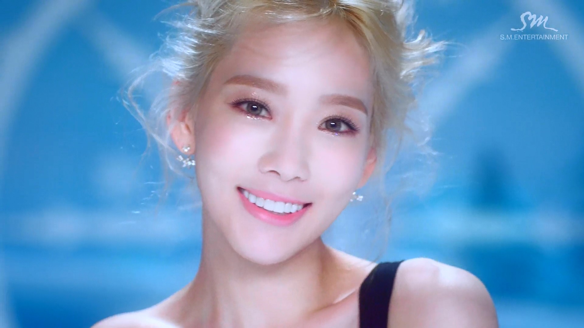 1920x1080 Download Music Video File: [MV] Girls' Generation – Dear Santa [Naver HD  1080p] Size: 131 MiB. Hosted: MF + Mega