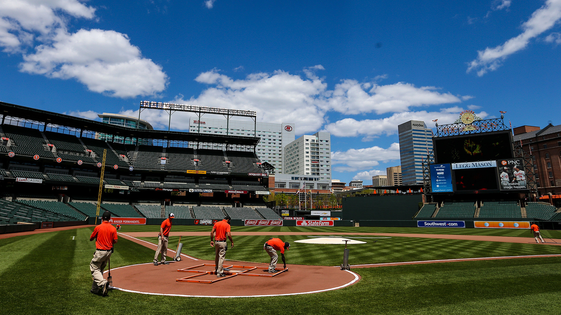 1920x1080 Orioles' empty stadium produces bizarre sights and sounds vs. White Sox