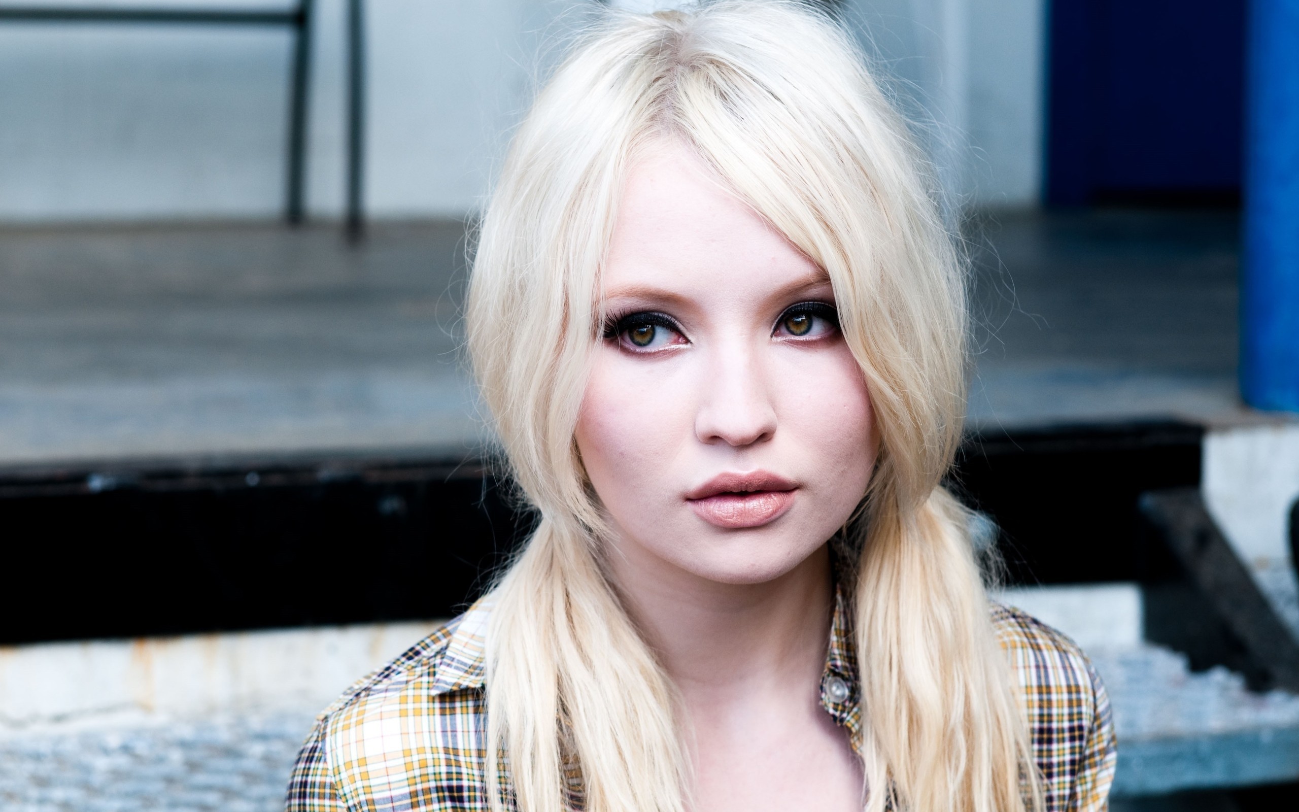 2560x1600 Emily Browning