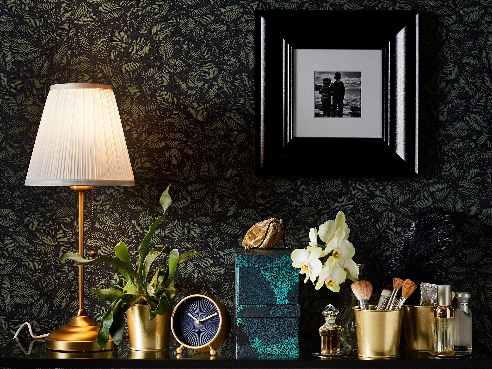 2048x1536 wallpaper provides a backdrop for a gold-coloured lamp stand, plant pot and  clock