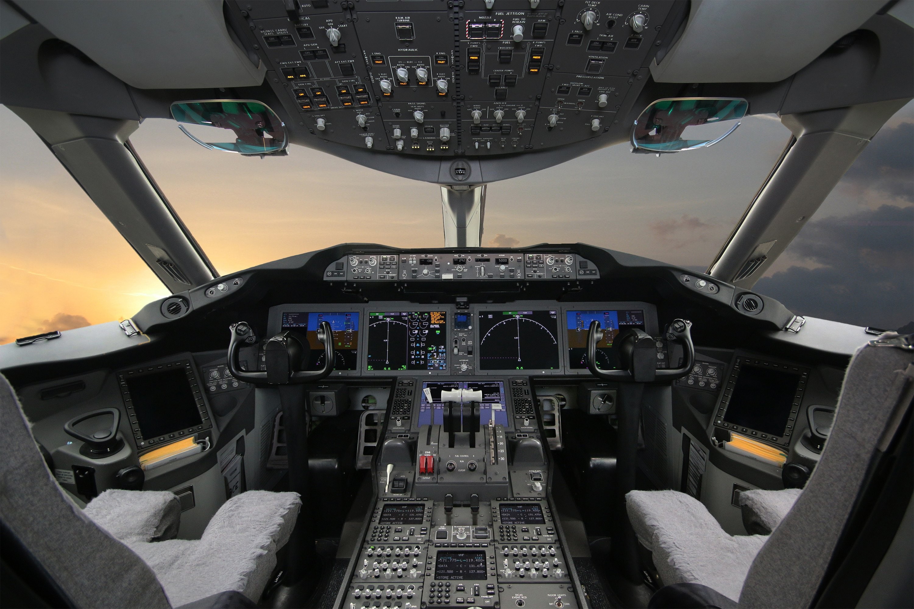 3000x2000 Boeing 787 Cockpit During Pre Flight Checks For The Second Revenue