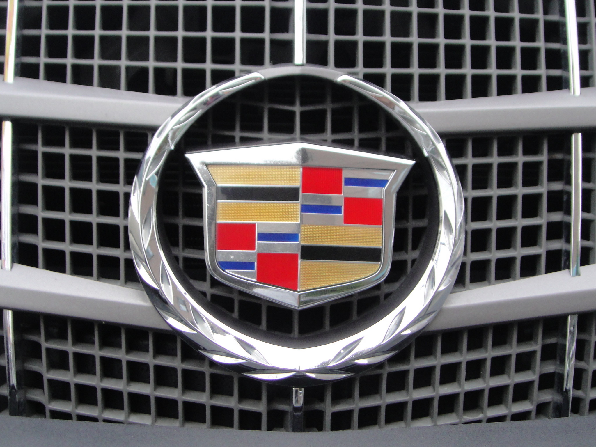 2048x1536 File:Cadillac Emblem.jpg