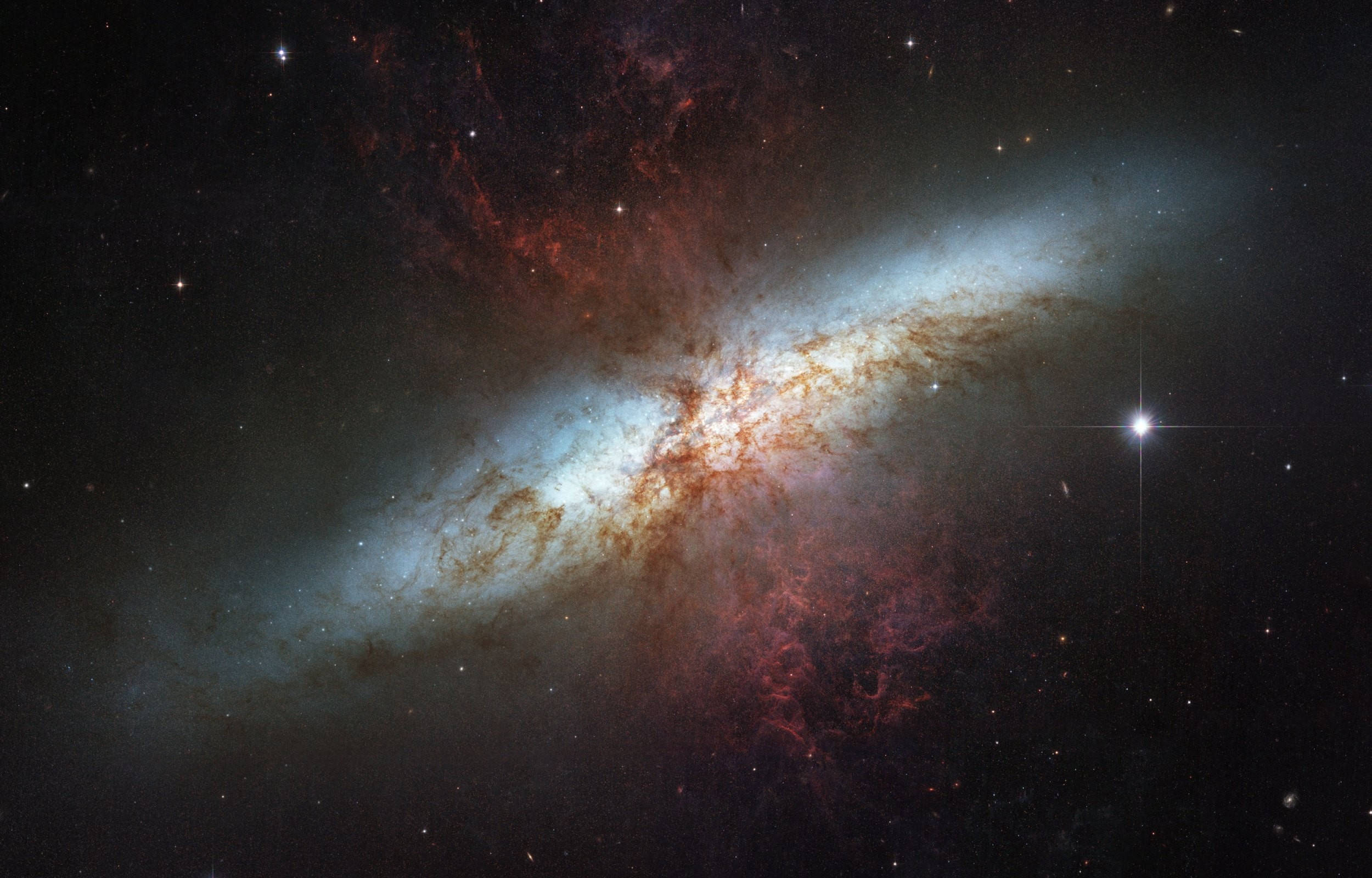 2500x1600 Hubble Space Telescope