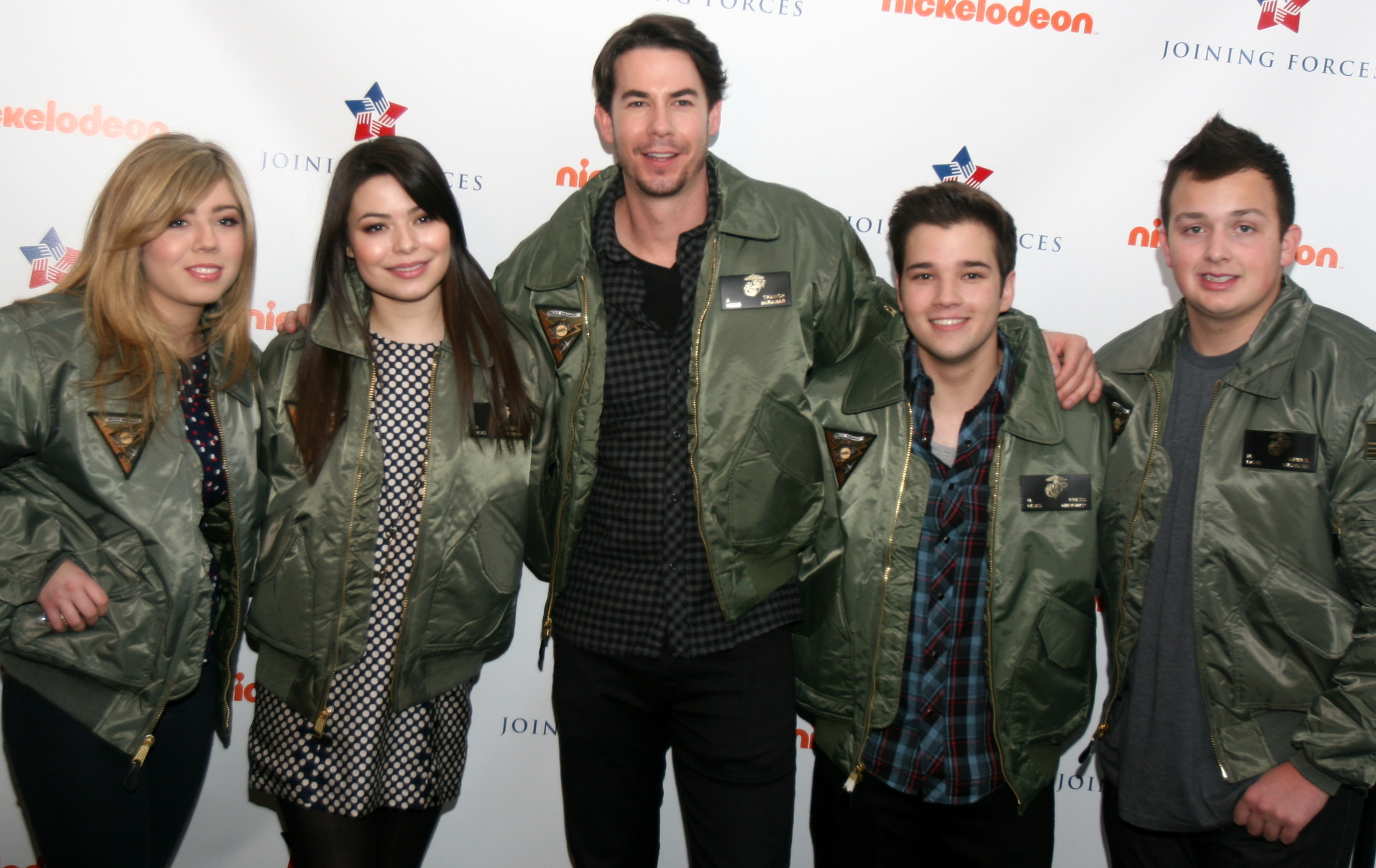 3290x2077 The cast of the Nickelodeon television show iCarly attends a special  screening of an upsurging episode