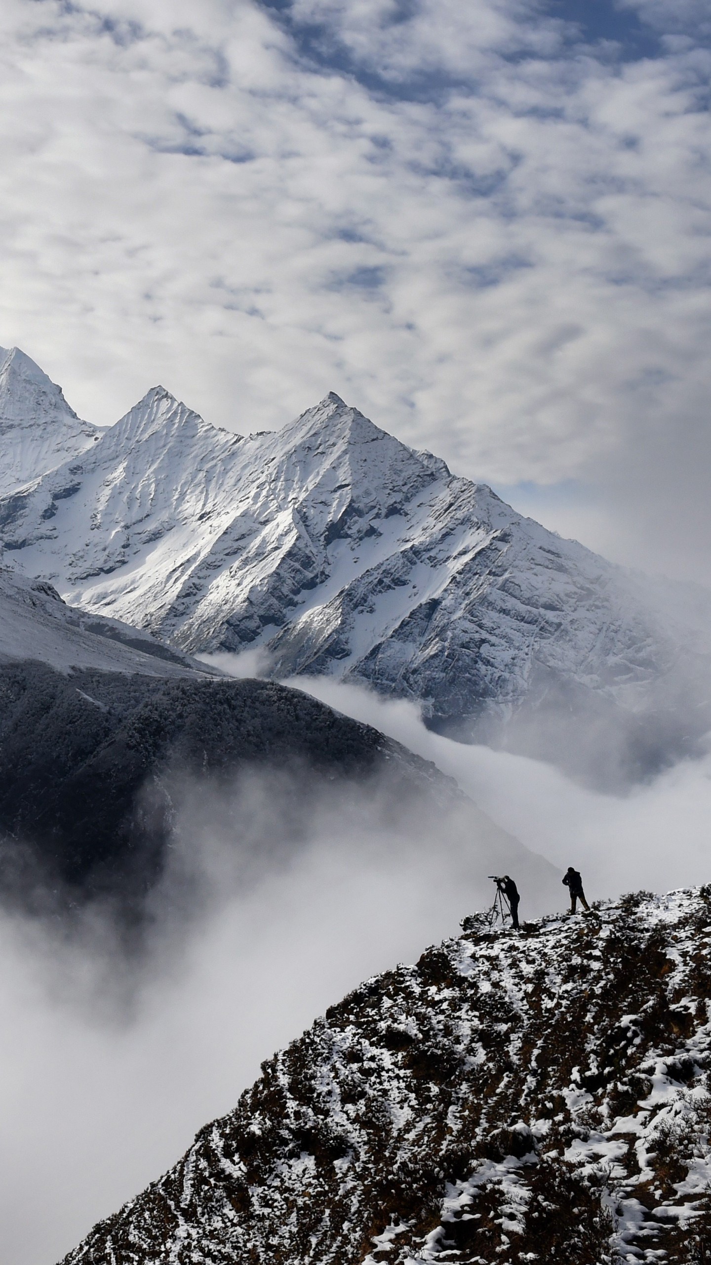 1440x2560  Preview wallpaper nepal, earthquake, spark, avalanche, mountain  