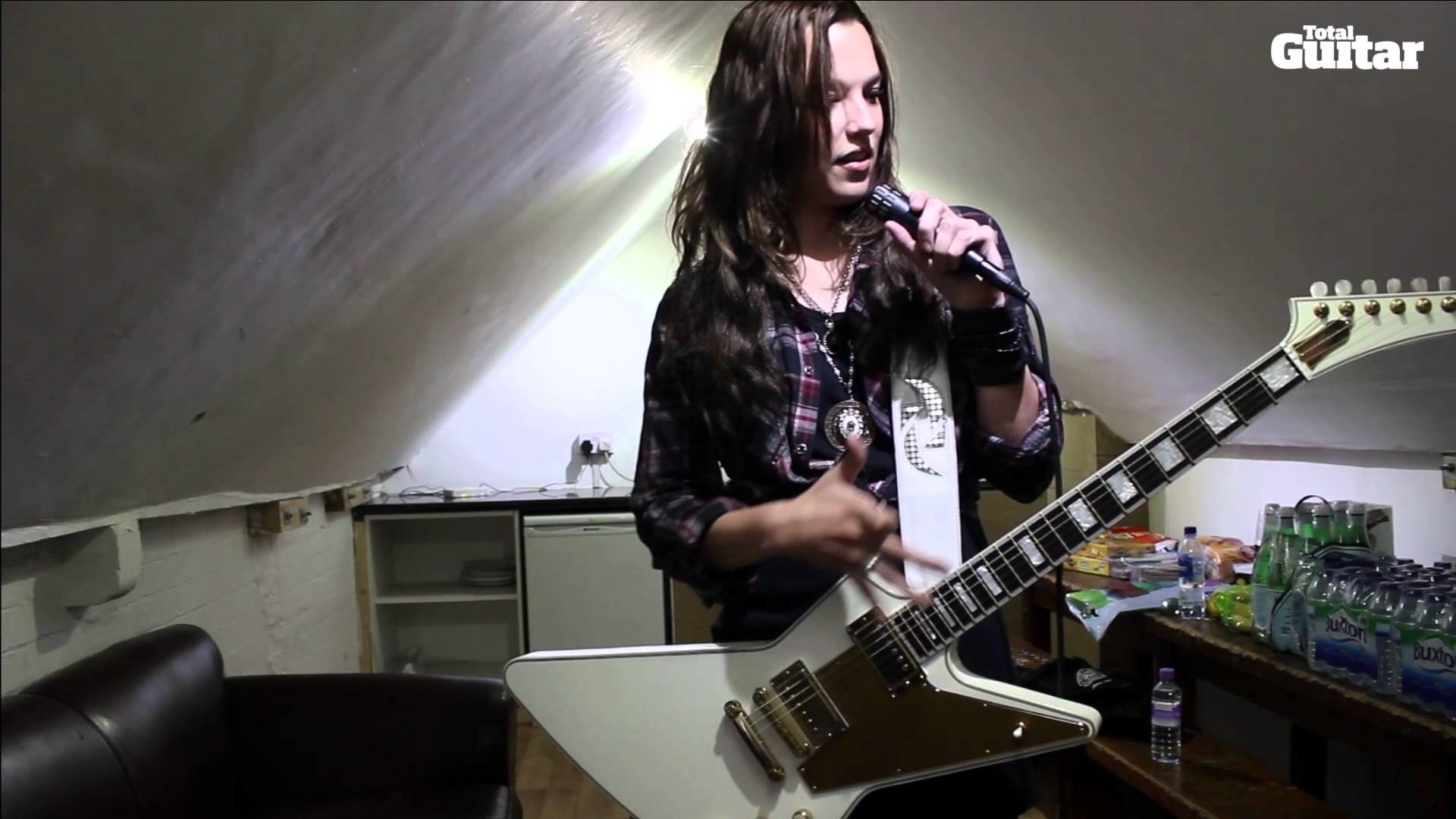 1920x1080 Me And My Guitar: Lzzy Hale (Halestorm) and her custom Gibson Explorer -  YouTube
