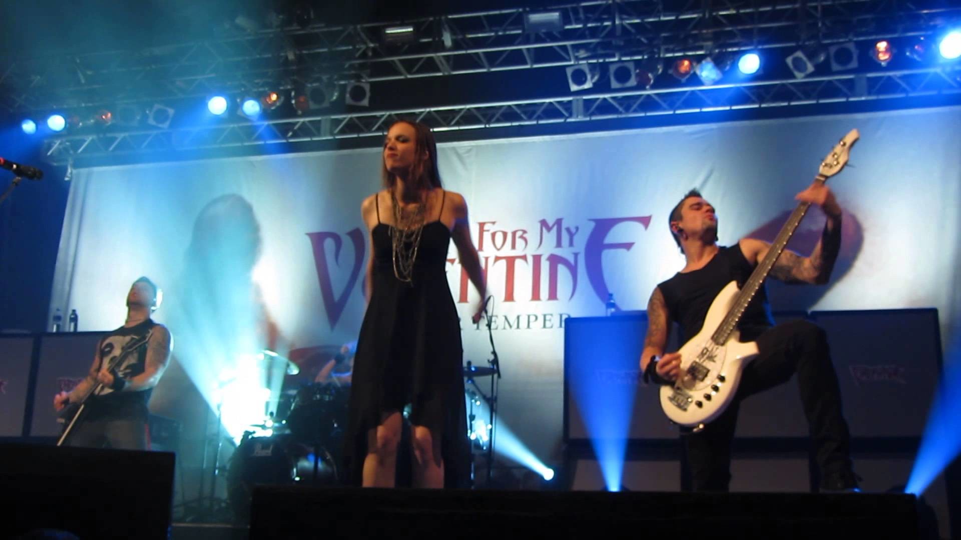 1920x1080 Bullet For My Valentine + Lzzy Hale from Halestorm - Dirty Little Secrets  Live in Berlin 22.03.2013