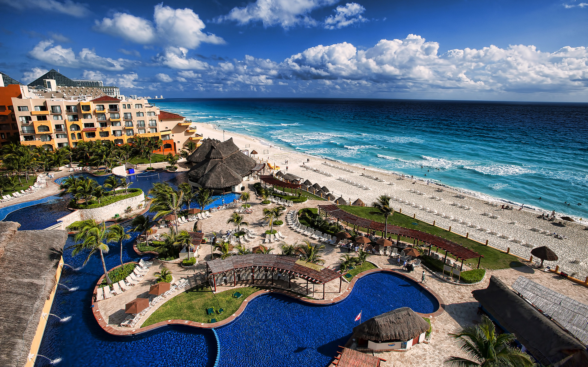 1920x1200 Tropical hotel pool area (Cancun or Playa Mujeres?