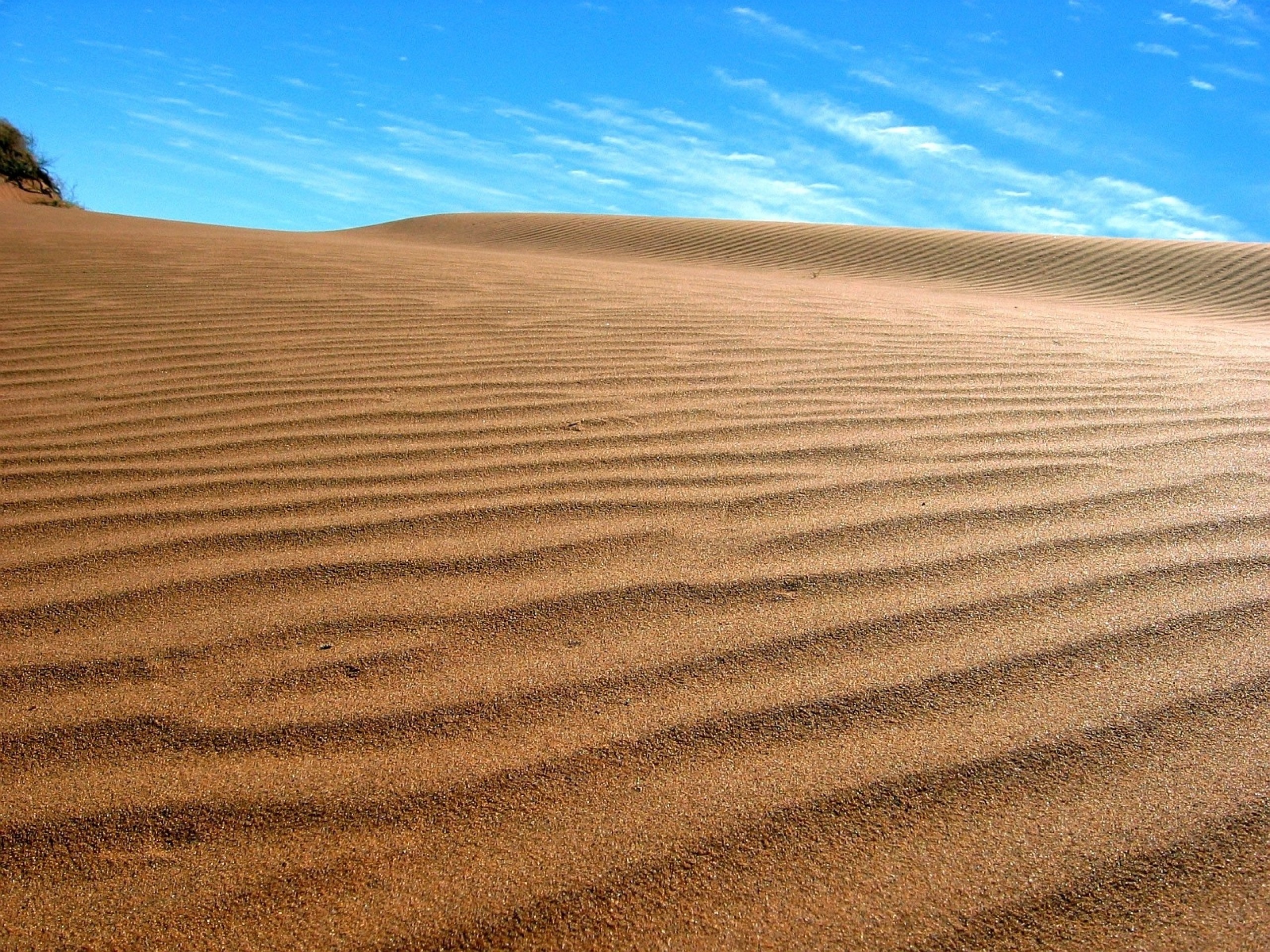 2560x1920 Bild: Weit verbreitet Desert Sand Dunes Sky wallpapers and stock photos. Â«