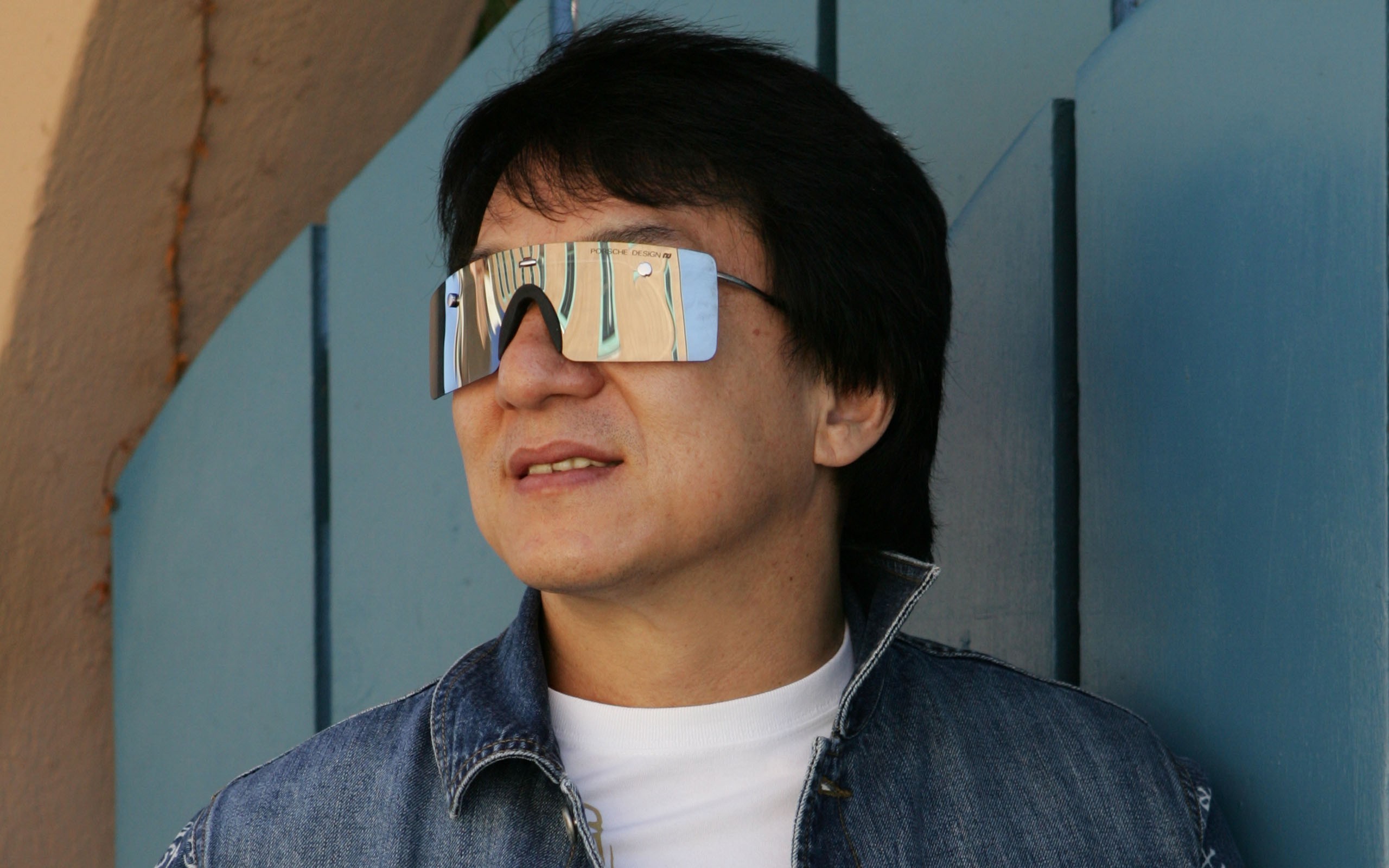 2560x1600 Jackie Chan Glasses Wallpaper Background 54870