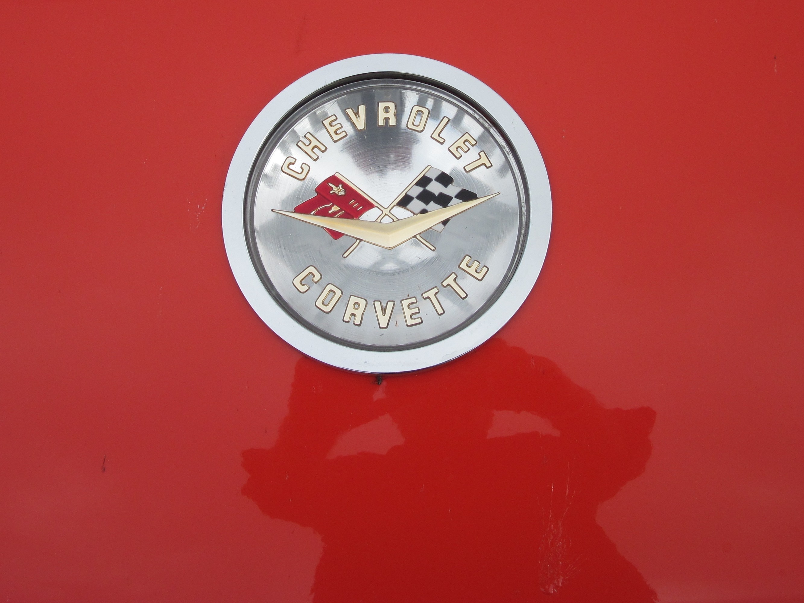 2666x2000 Chevrolet Corvette Logo wallpaper