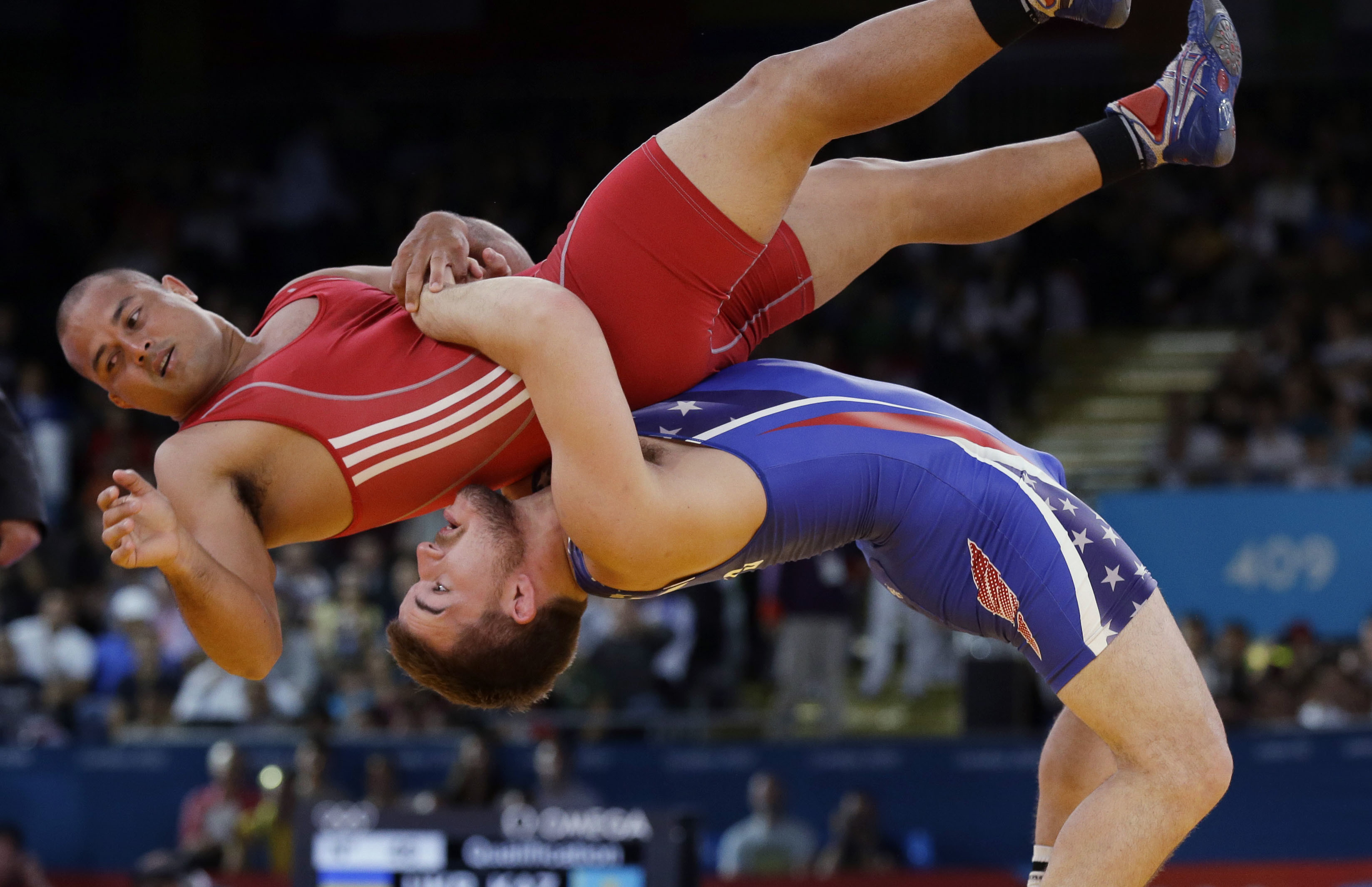 Freestyle wrestling. Суплекс бросок. Греко-Римская, Вольная борцы. Греко Роман врестлинг. Вольная борьба прогиб.