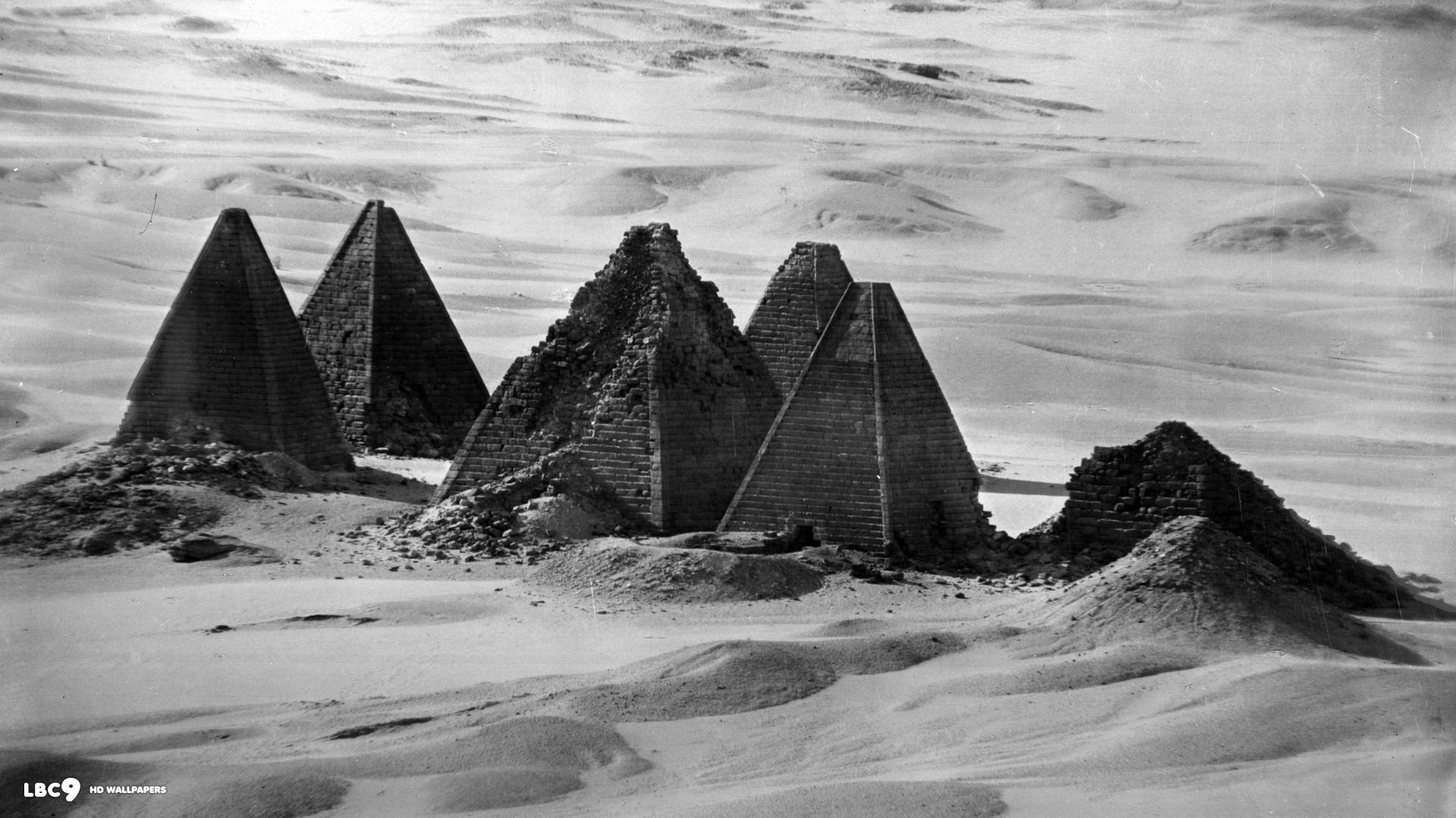 1920x1080 nubia pyramids black white 1080p
