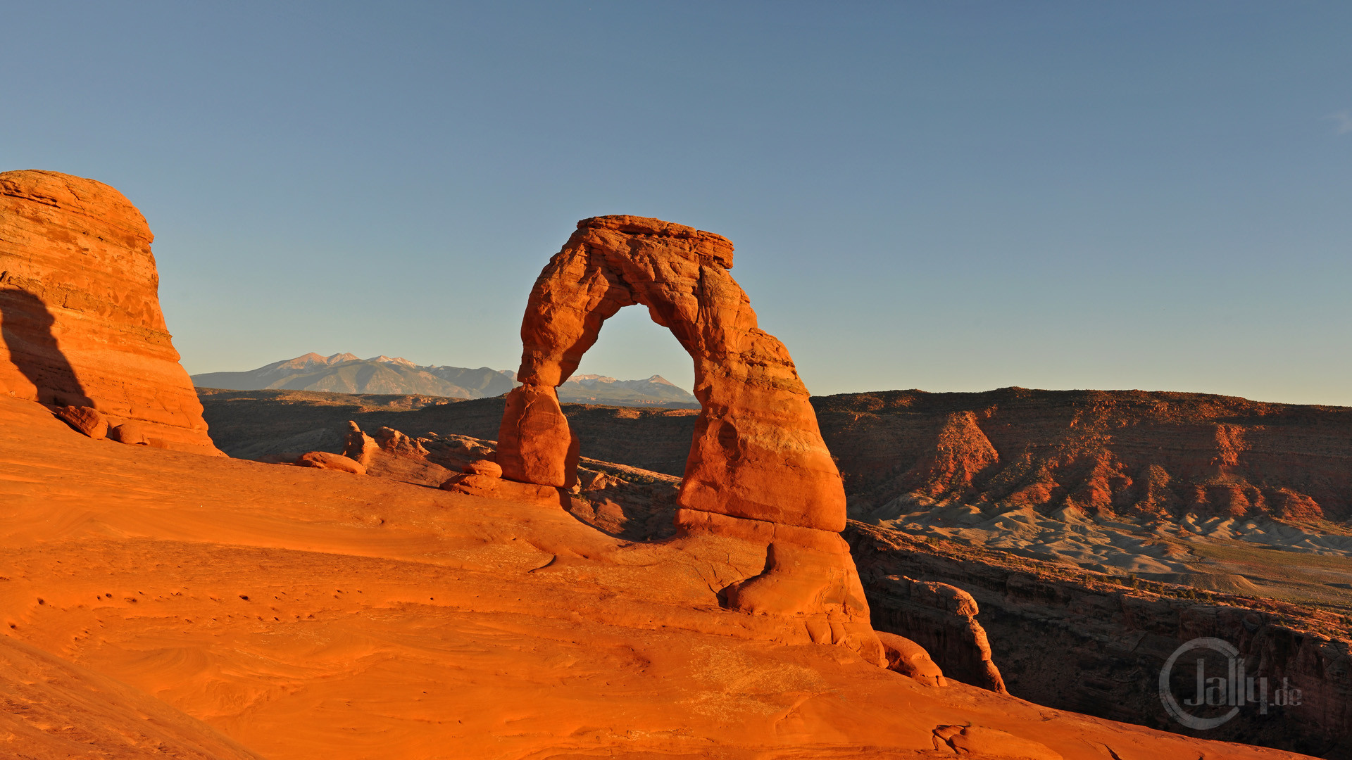 1920x1080 Delicate Arch at sunset Wallpaper