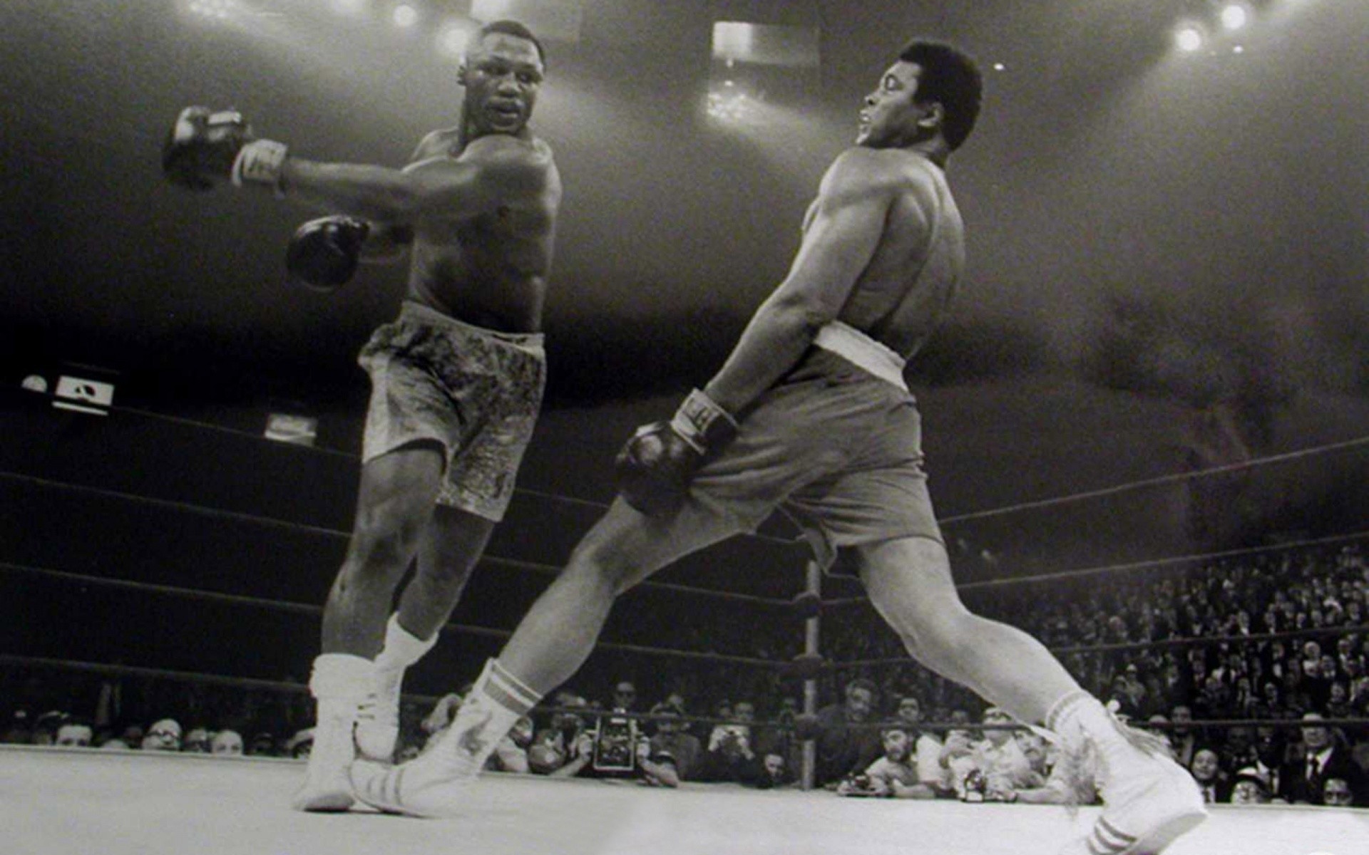 1920x1200 sports boxing Muhammad Ali monochrome backgrounds Joe Frazier wallpaper