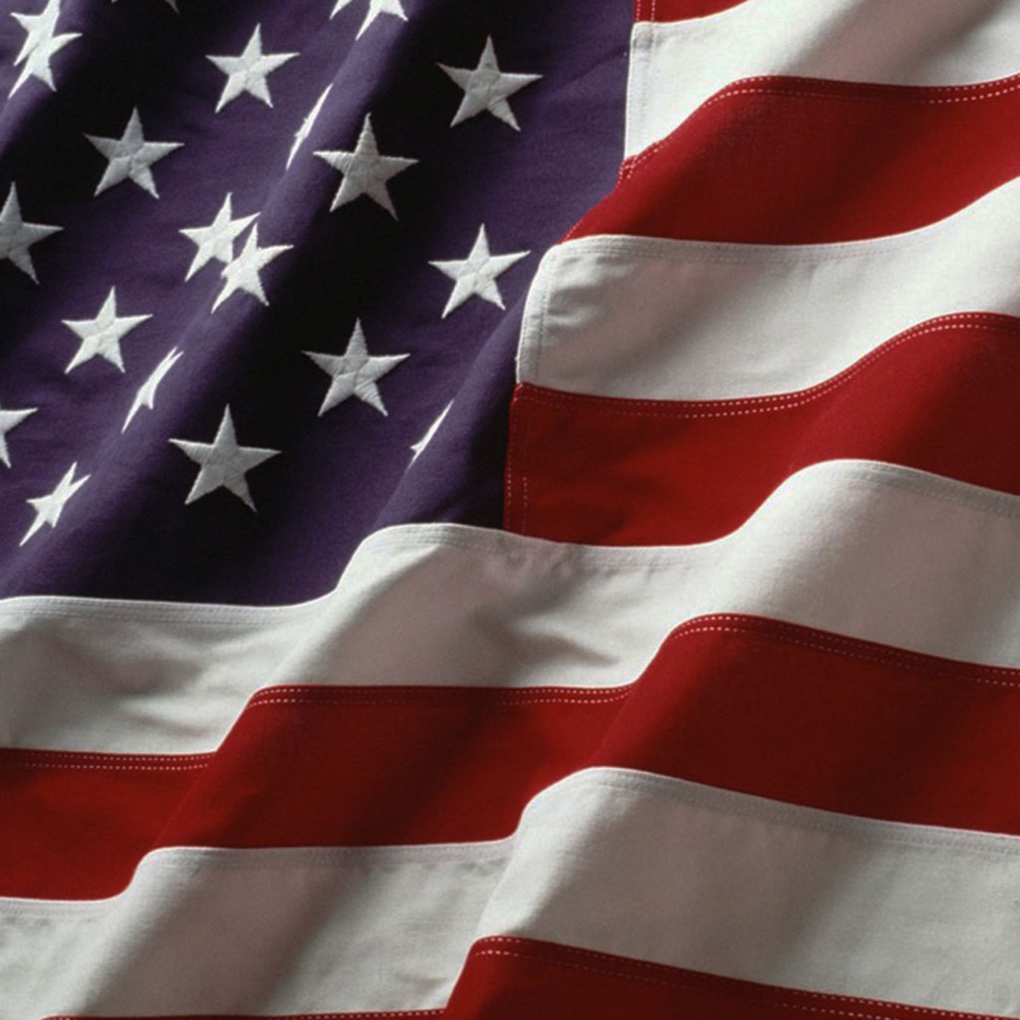 2048x2048 American-Flag-Ruffled-iPhone-5-Wallpaper