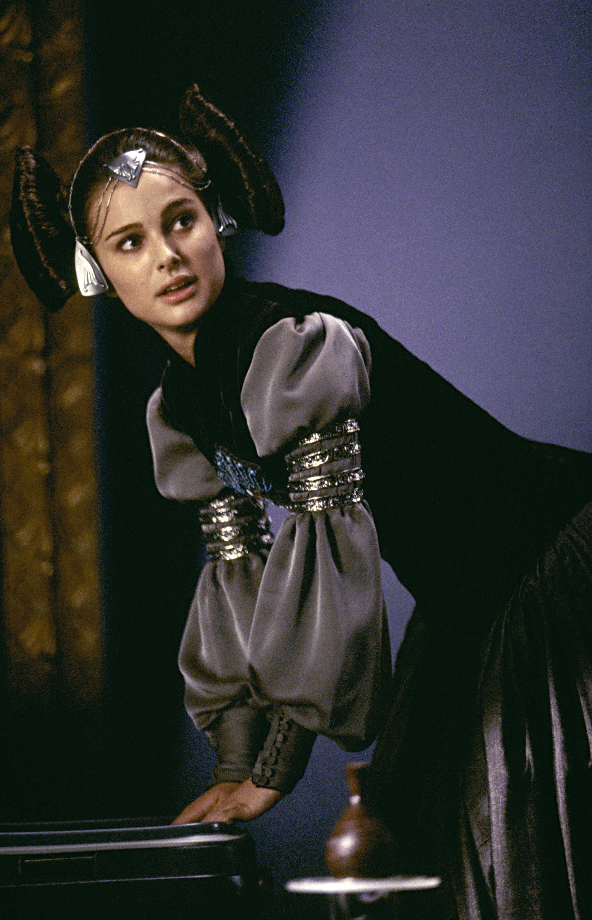 1906x2960 6) PadmÃ© (Packing outfit)