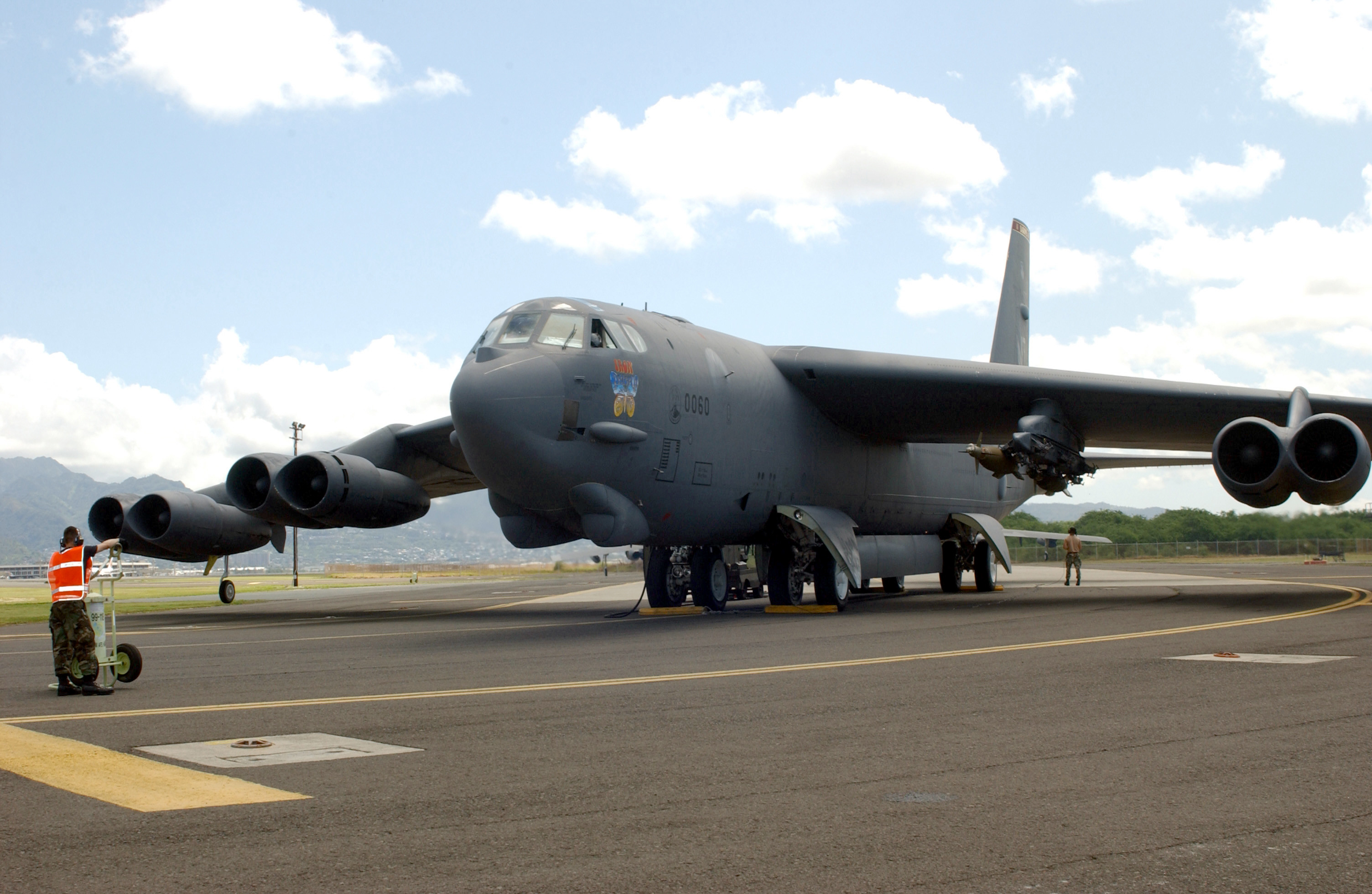3008x1960 File:B-52 Hawaii.jpg