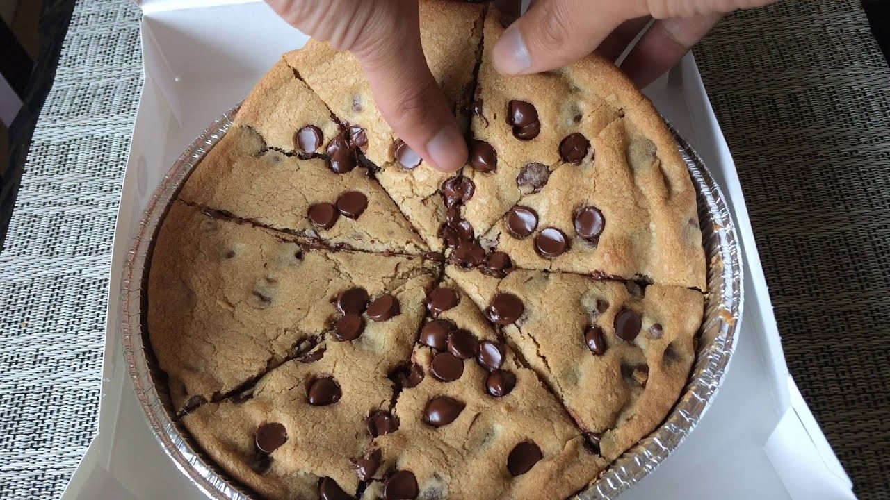 1920x1080 Pizza Hut's THE ULTIMATE HERSHEY'S CHOCOLATE CHIP COOKIE Review - YouTube