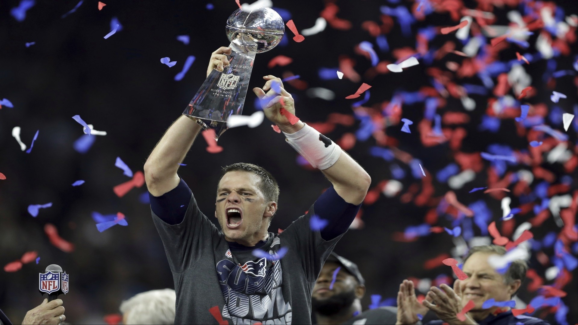 1920x1080 New England Patriots' Tom Brady raises the Vince Lombardi Trophy after  defeating the Atlanta Falcons