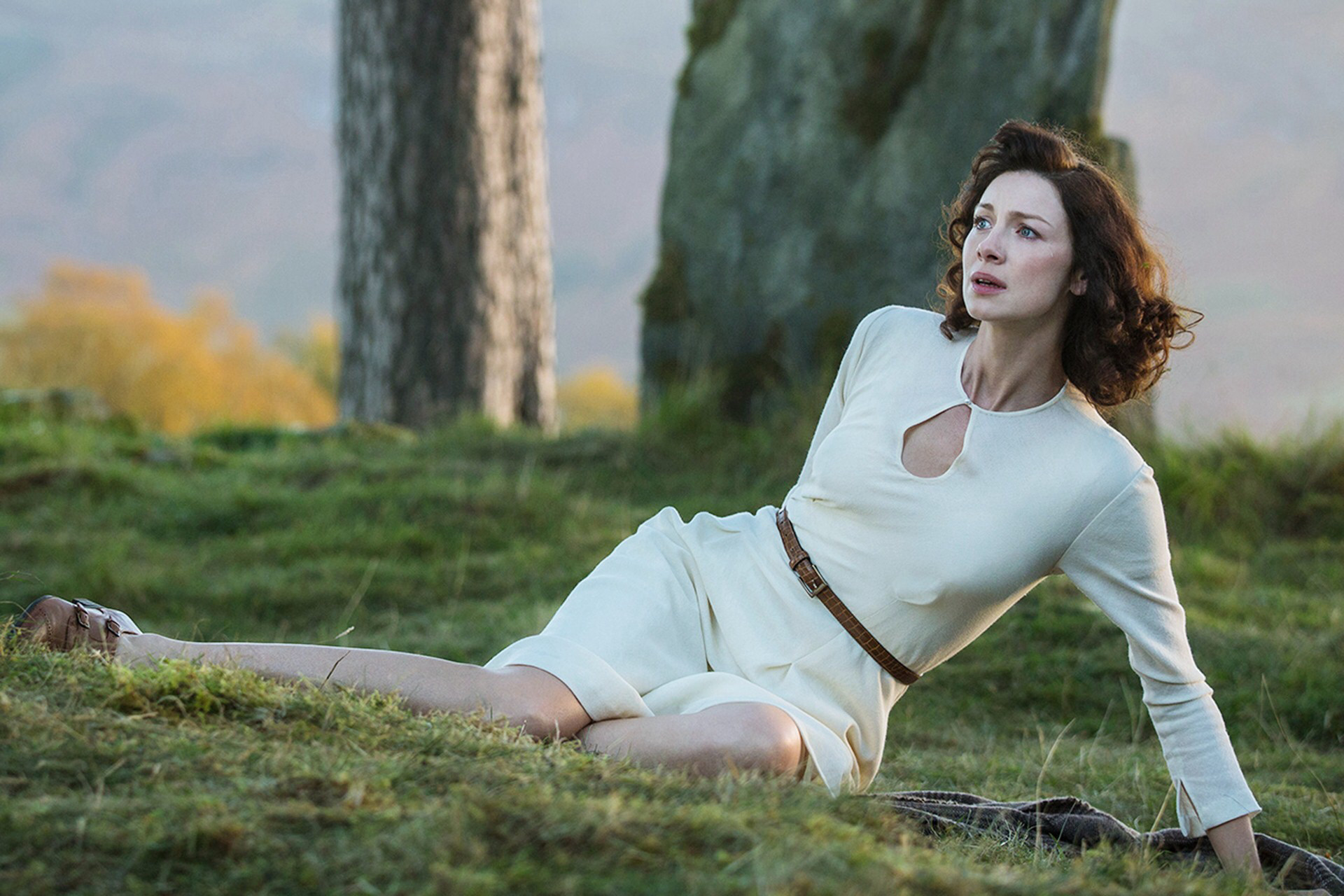 1920x1280 Outlander - Caitriona Balfe As Claire Randall Wallpaper. This is the dress  i'd really like a reproduction of.
