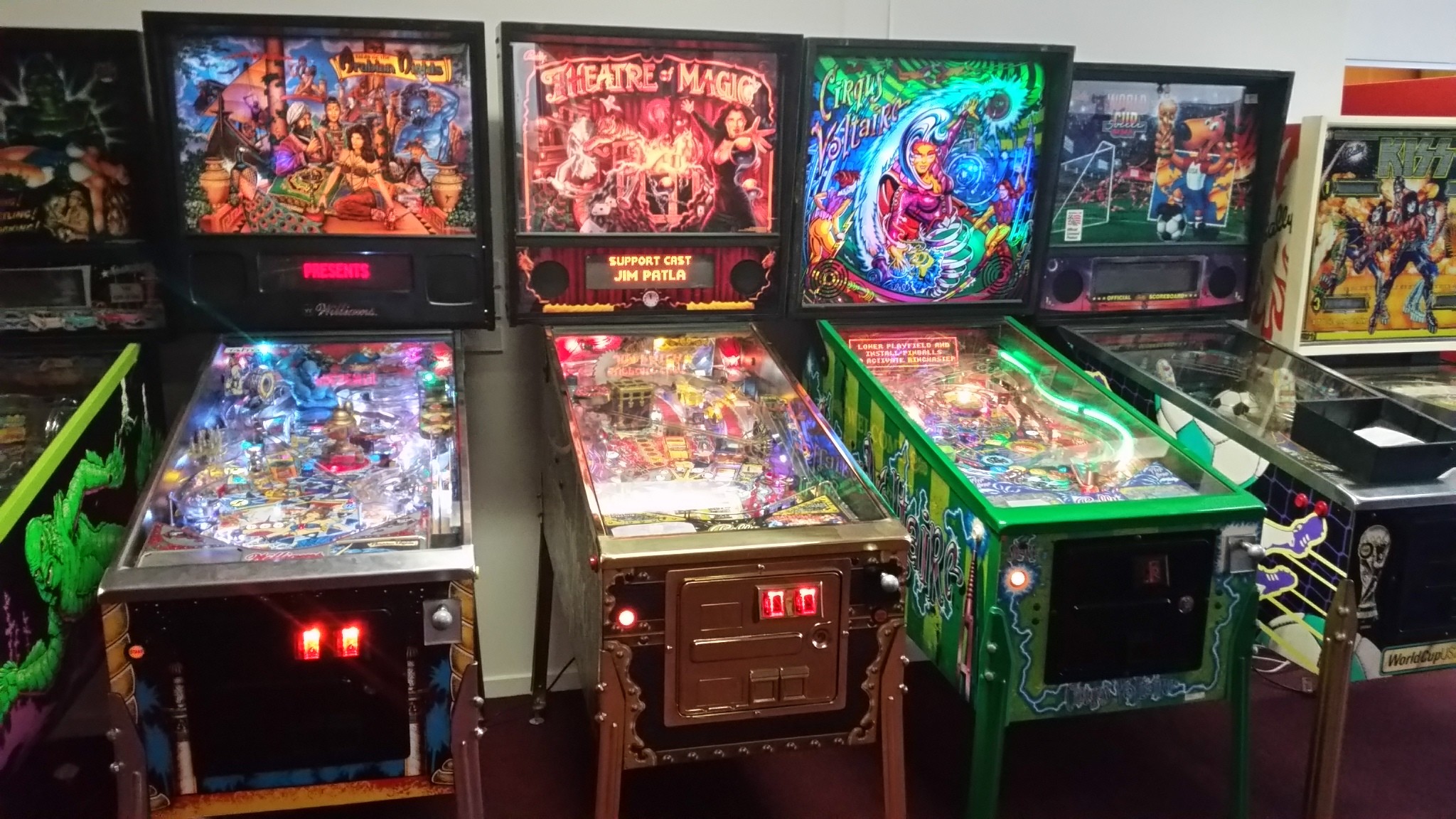 2048x1152 pinball machines at Arcade Classics