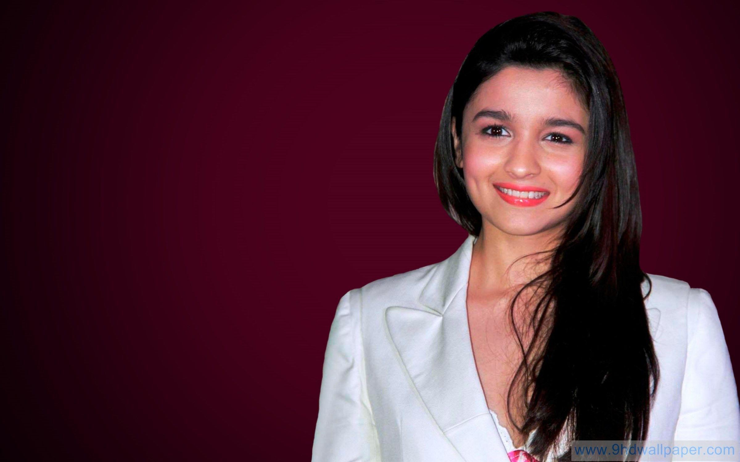 2400x1500 Bollywood Actress Alia Bhatt HD wallpapers Pictures | 9 HD