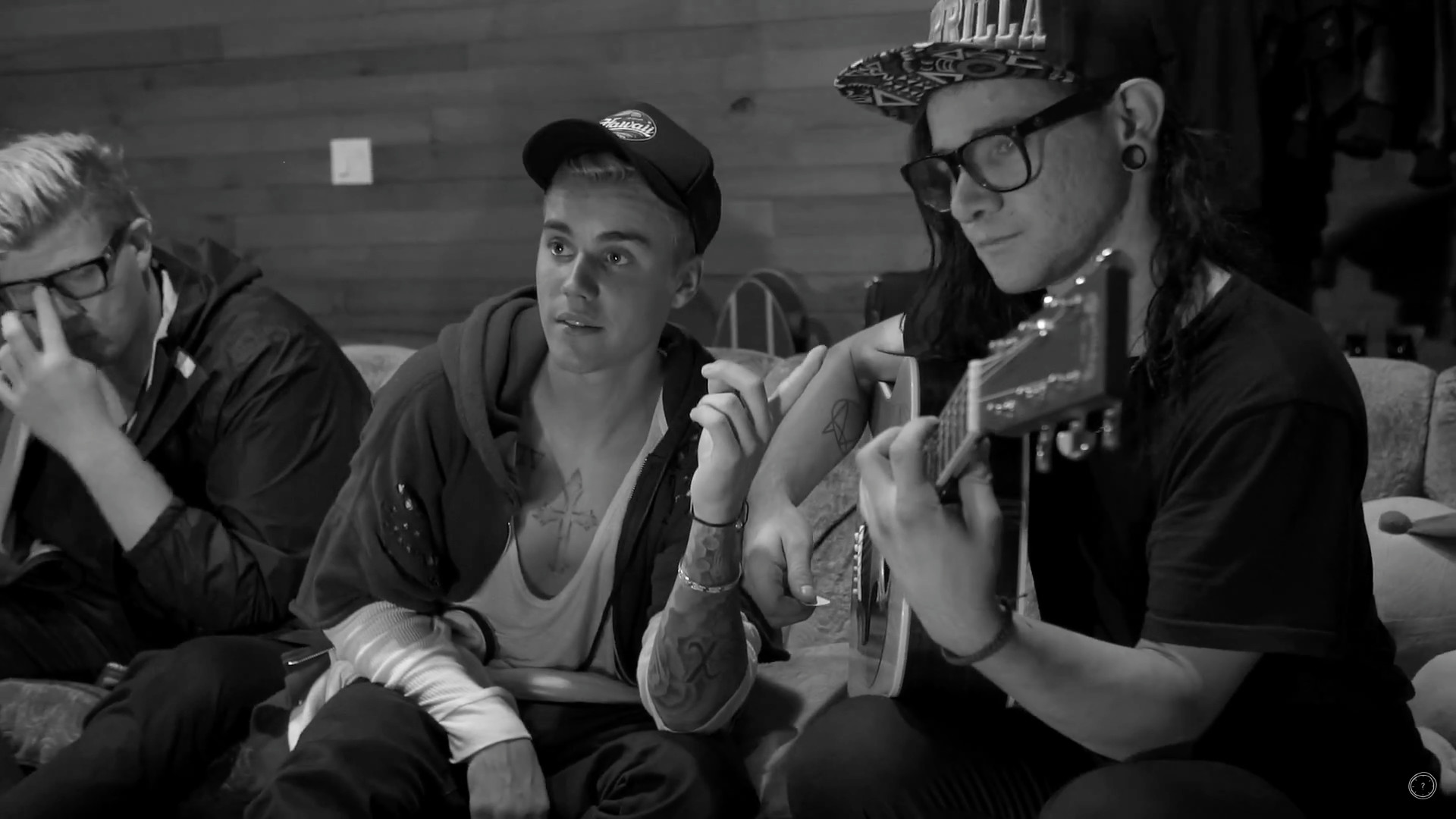 1920x1080 Justin Bieber's Acoustic Version of "Sorry" Will Make You an Unapologetic  Belieber