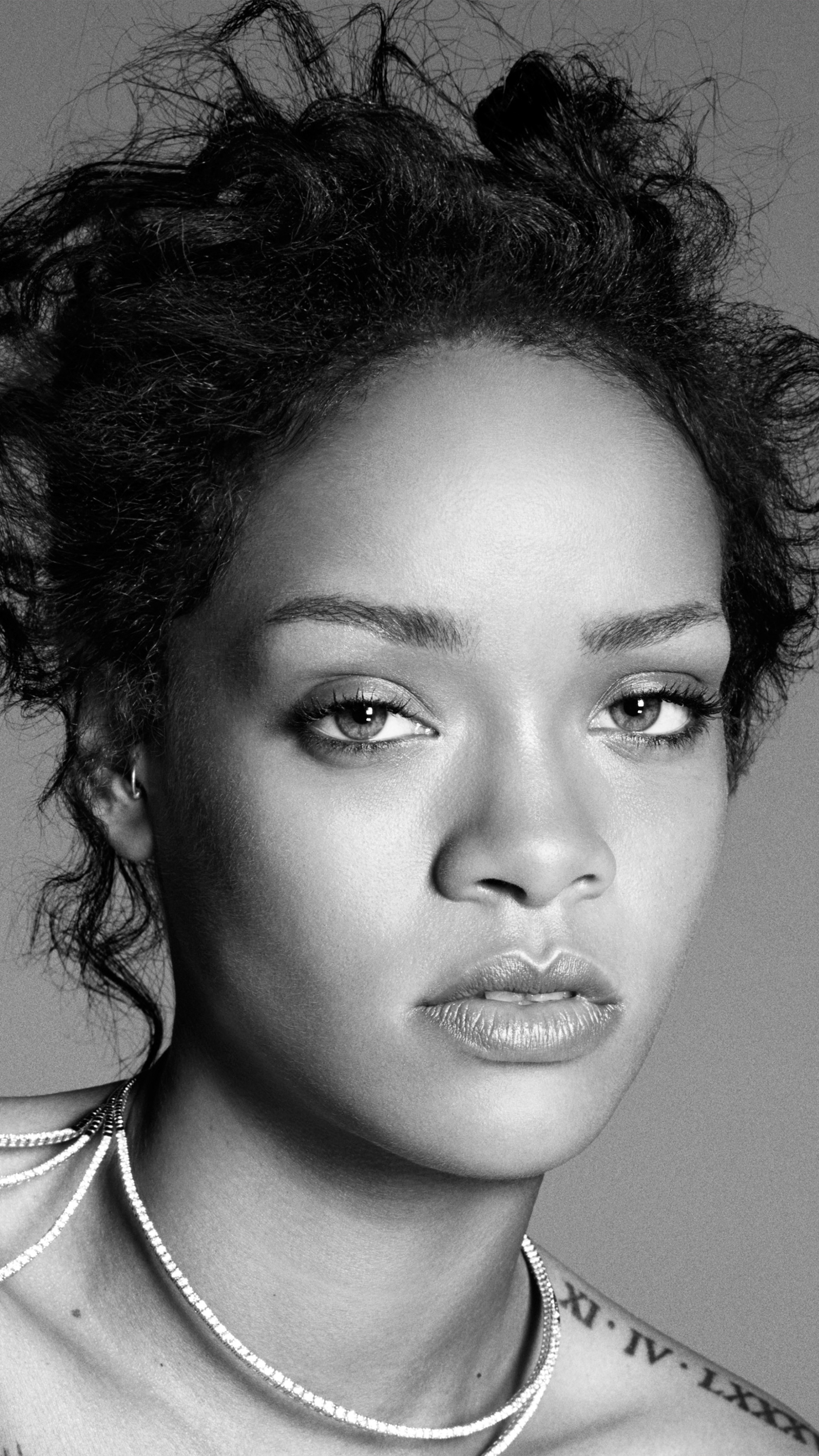 2160x3840 Rihanna Monochrome 2018