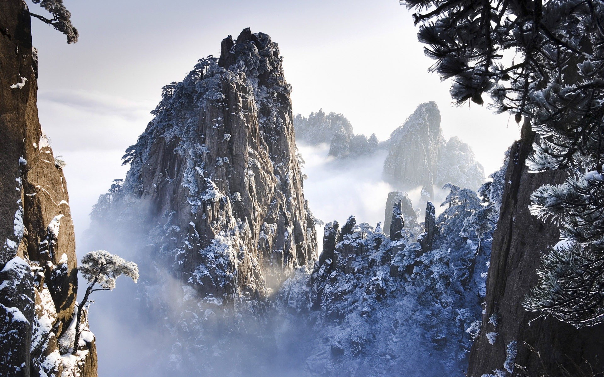 1920x1200 Huangshan Mountain Range, China | Huangshan Mountains in Winter in Anhui China  Wallpaper